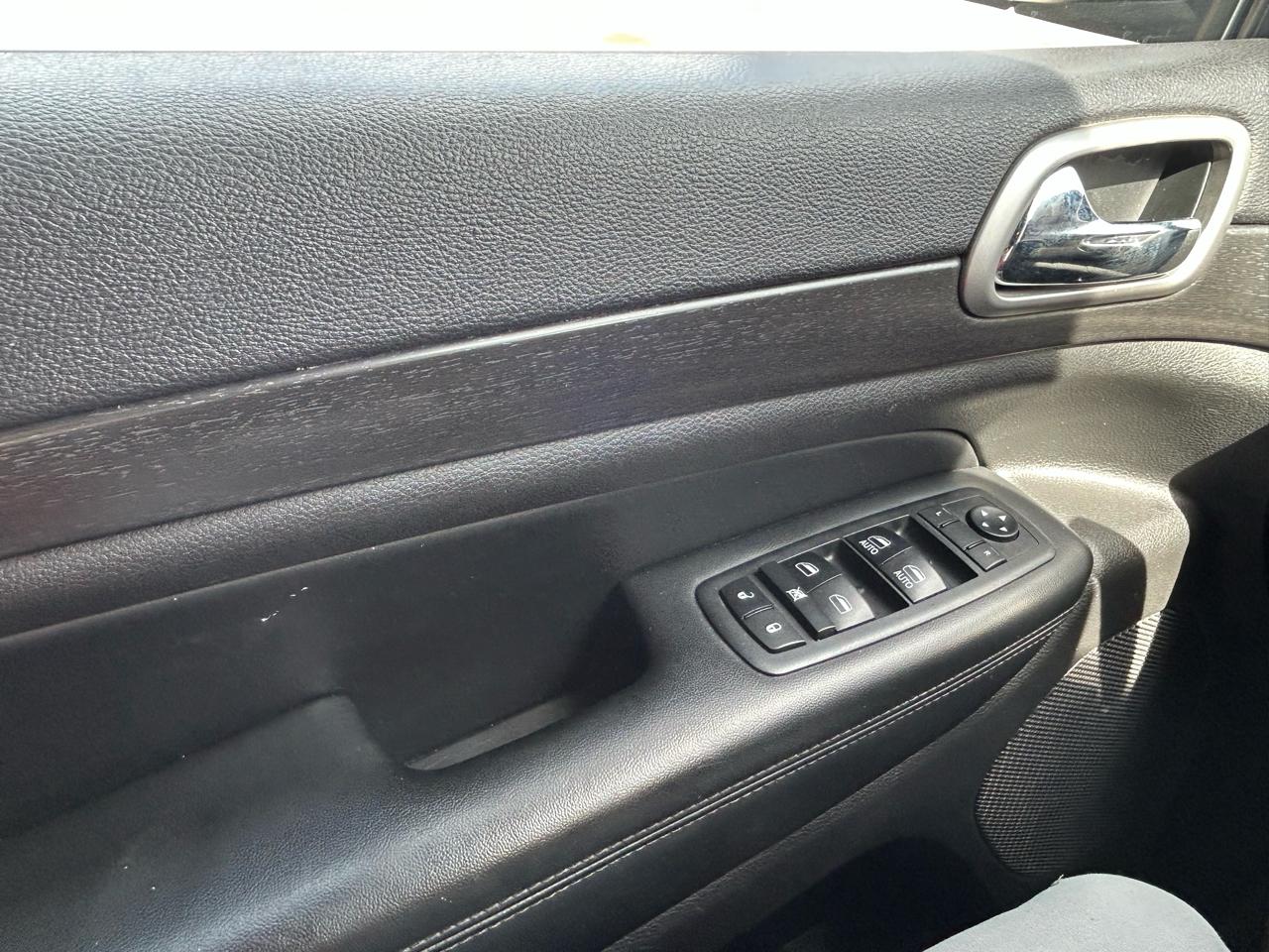 Jeep Grand Cherokee Laredo 4WD 2018