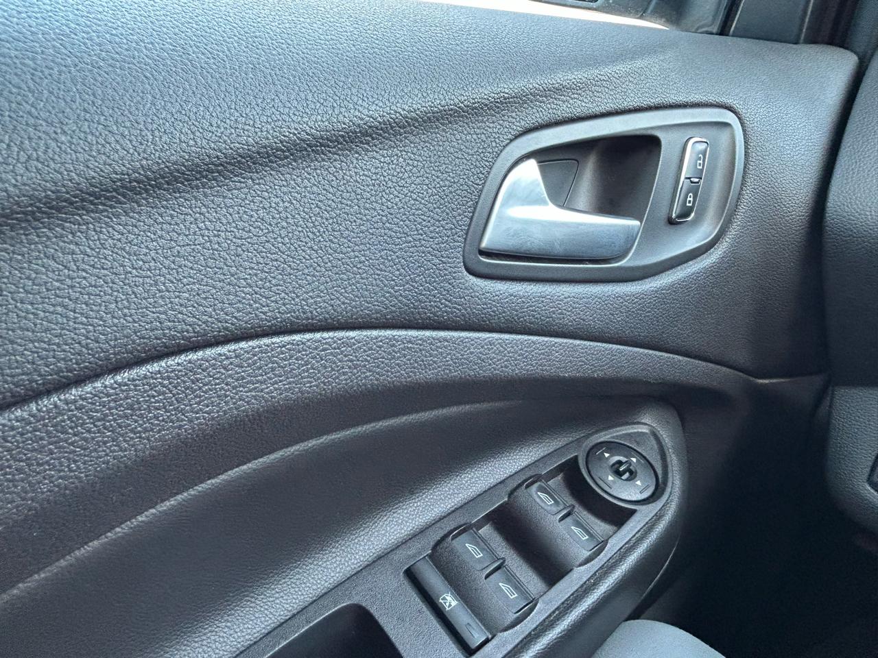 Ford Escape SE FWD 2015