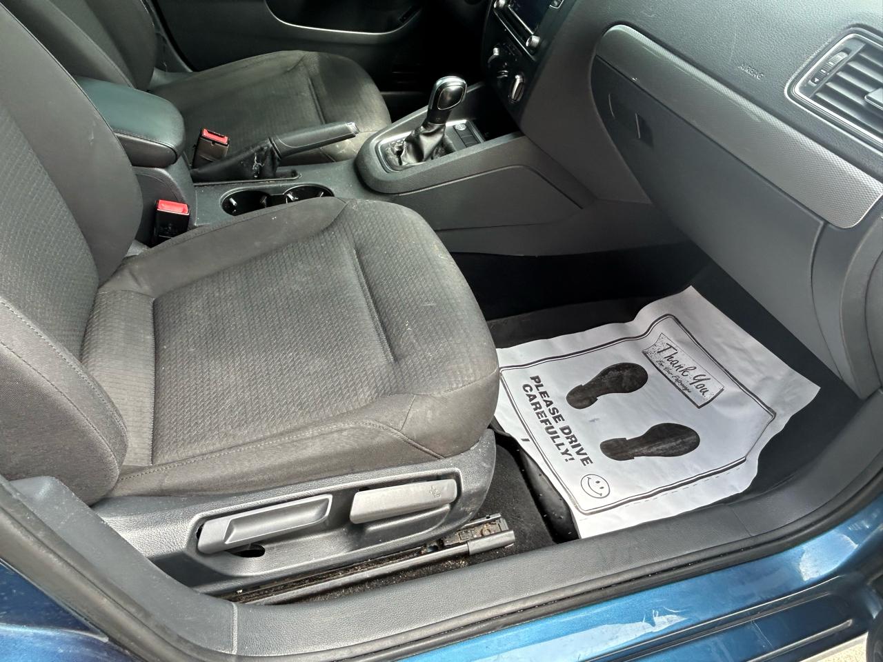 Volkswagen Jetta  2016