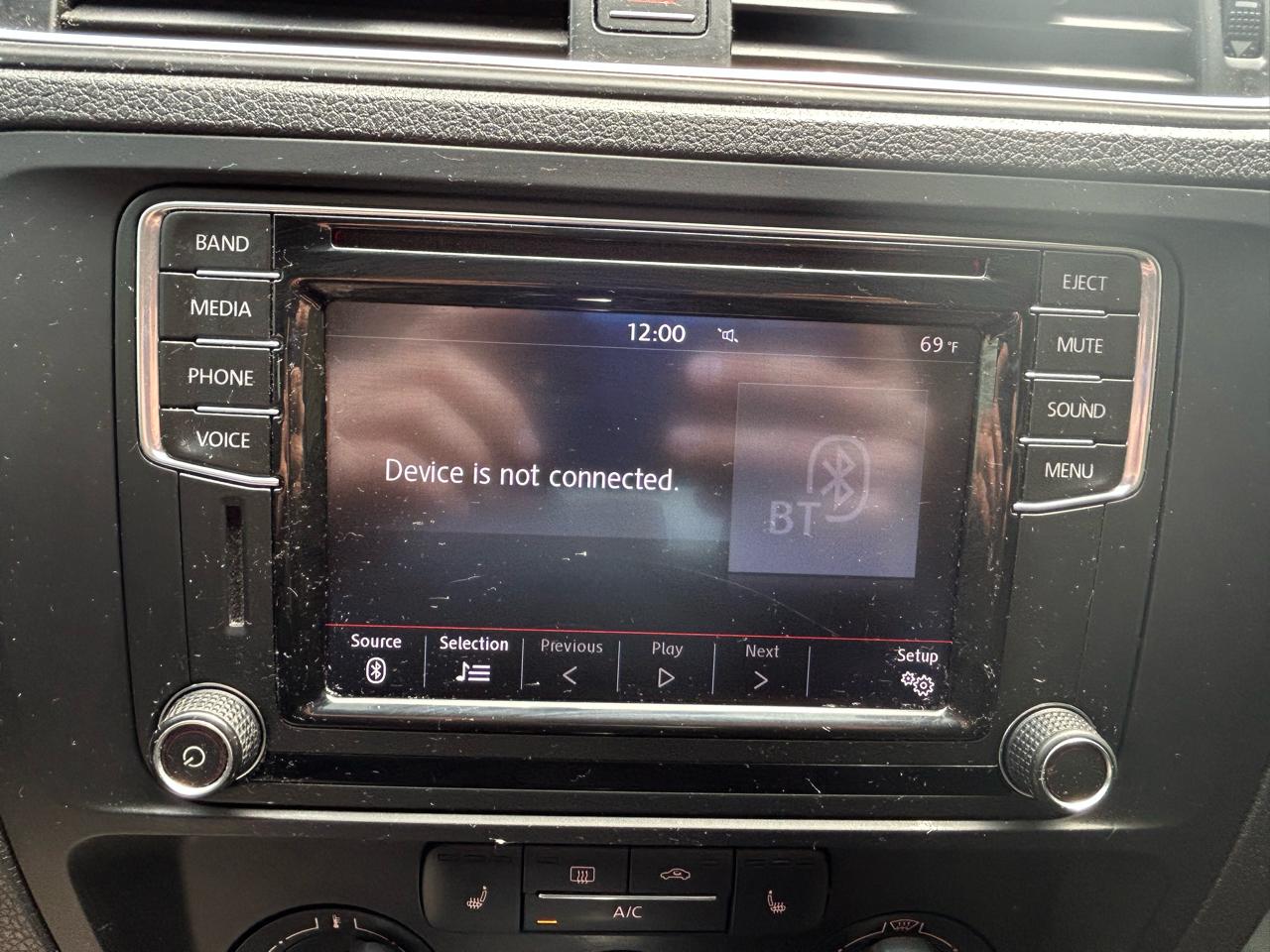 Volkswagen Jetta  2016