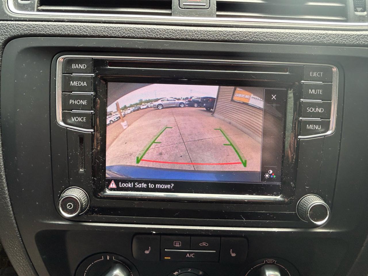 Volkswagen Jetta  2016