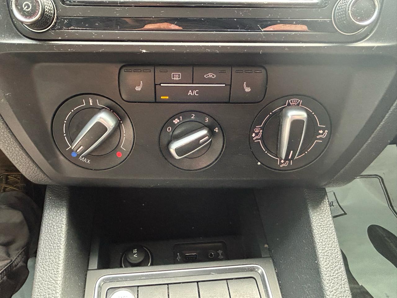 Volkswagen Jetta  2016
