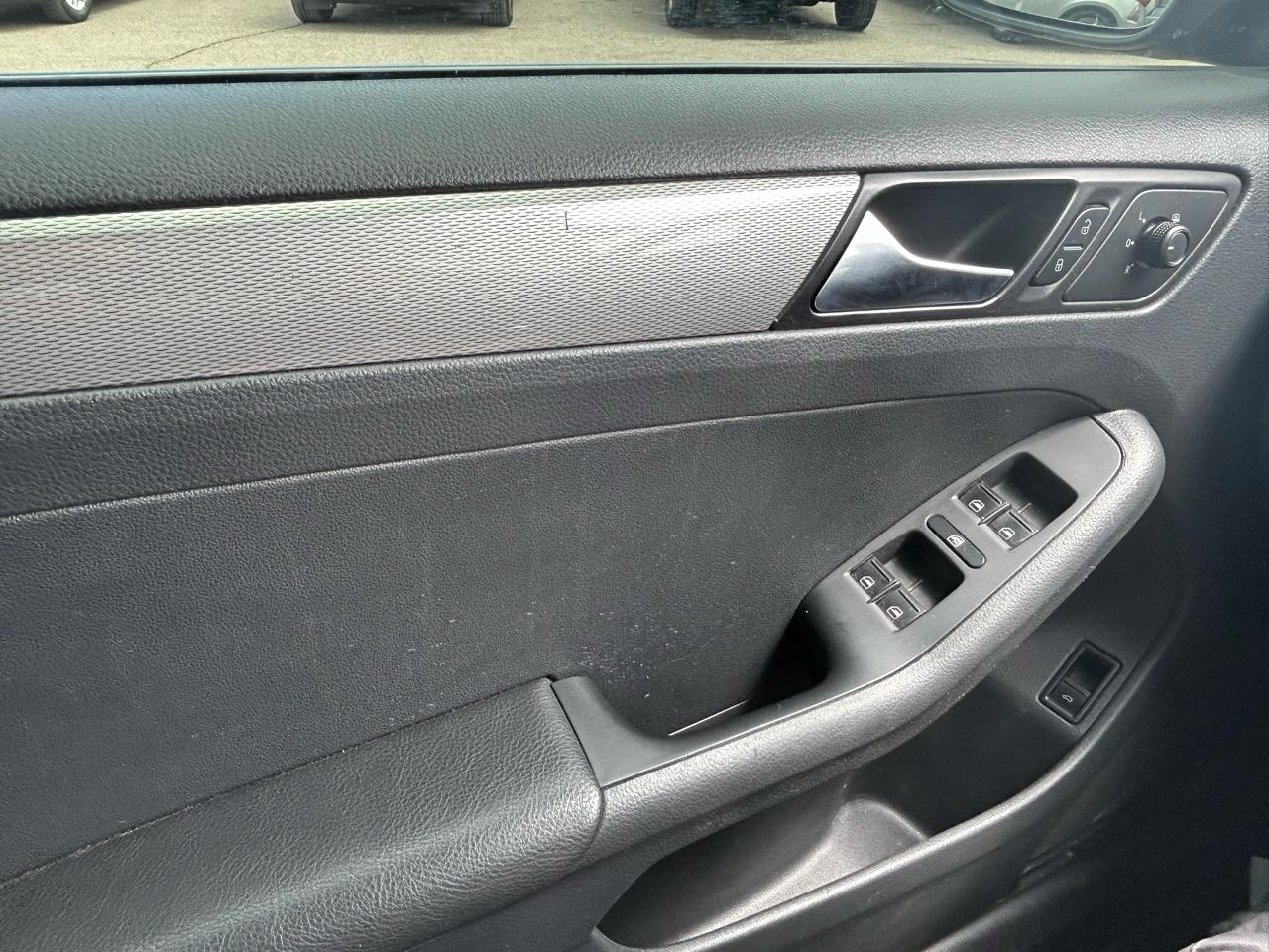 Volkswagen Jetta  2016