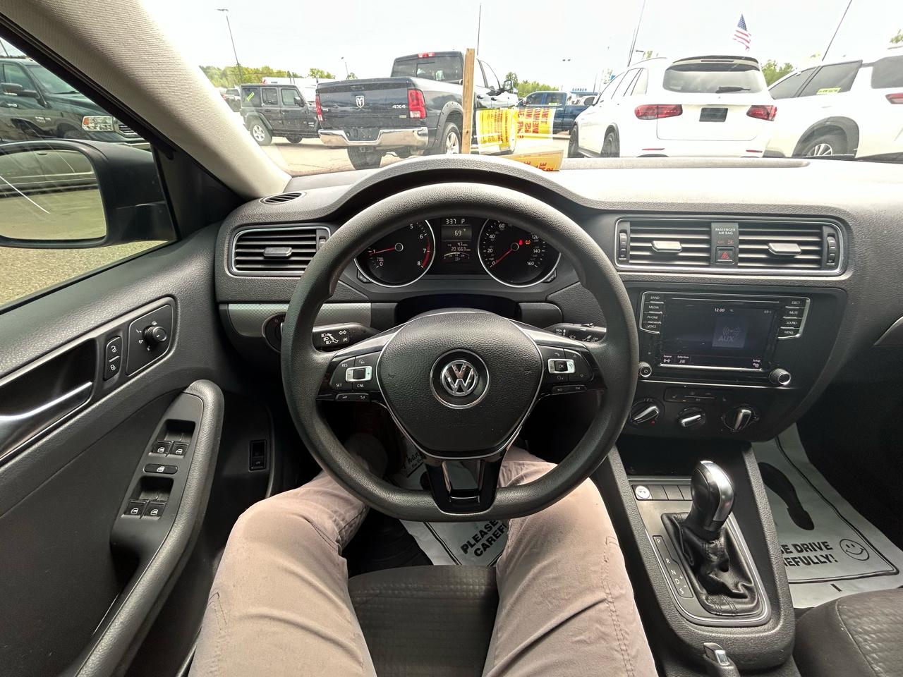 Volkswagen Jetta  2016
