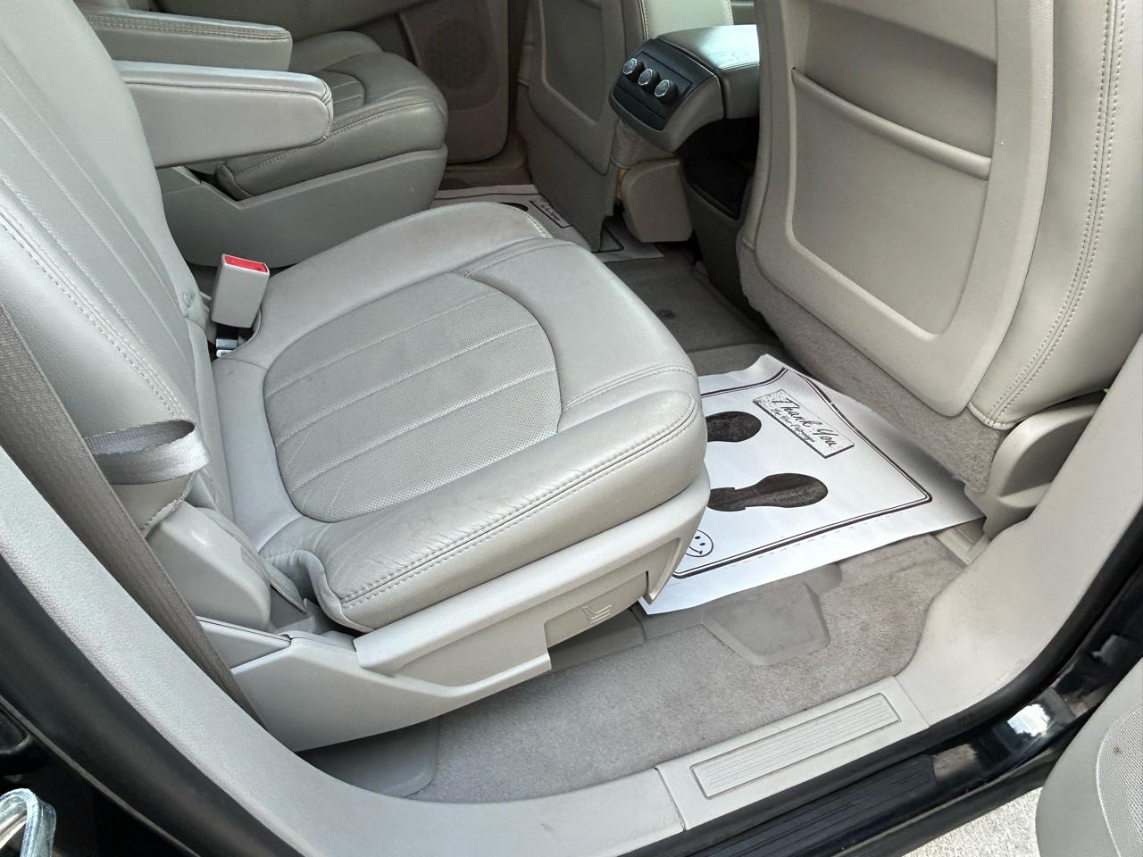 Buick Enclave AWD 4dr Leather 2012