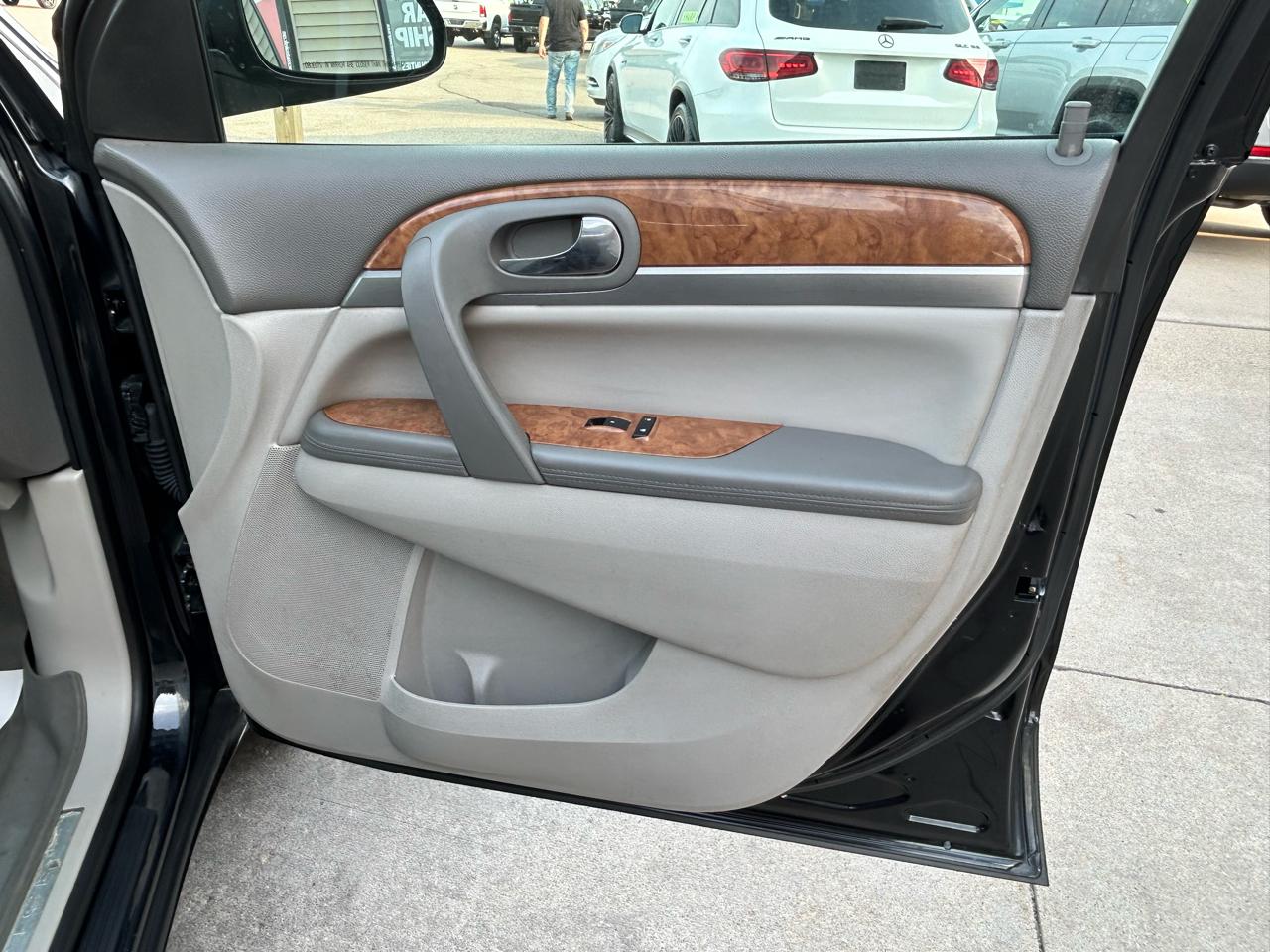 Buick Enclave AWD 4dr Leather 2012