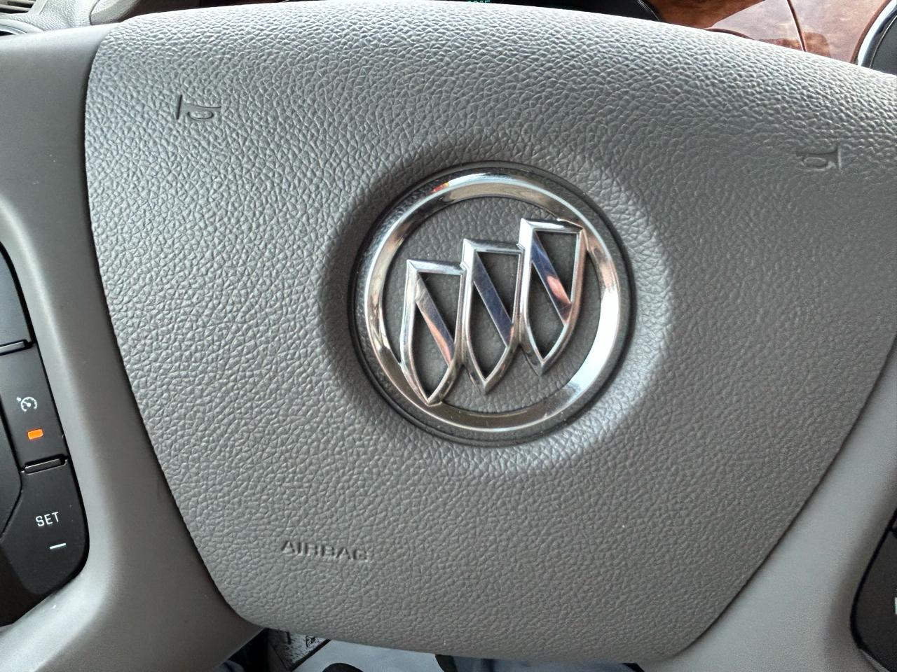 Buick Enclave AWD 4dr Leather 2012