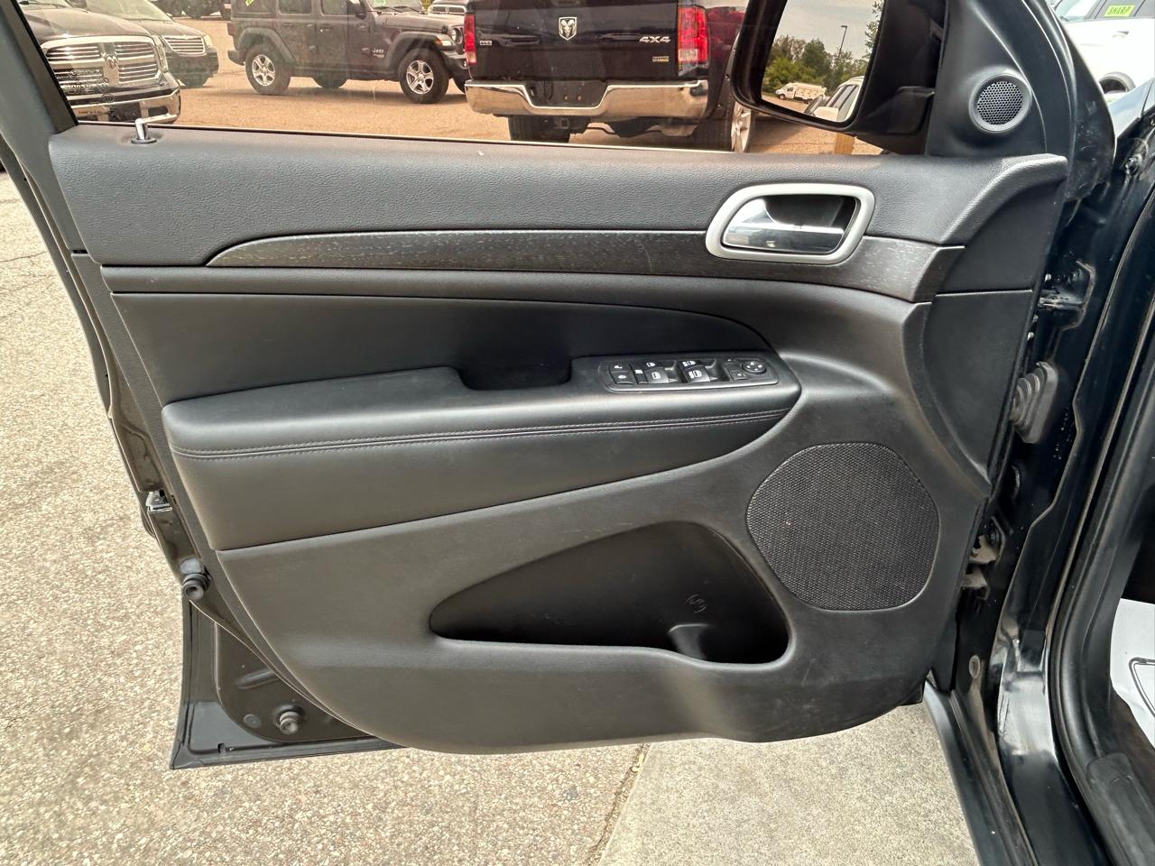 Jeep Grand Cherokee Laredo 4WD 2018