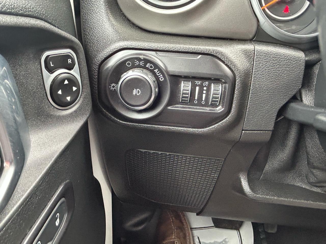 Jeep Wrangler Unlimited Sport 2018