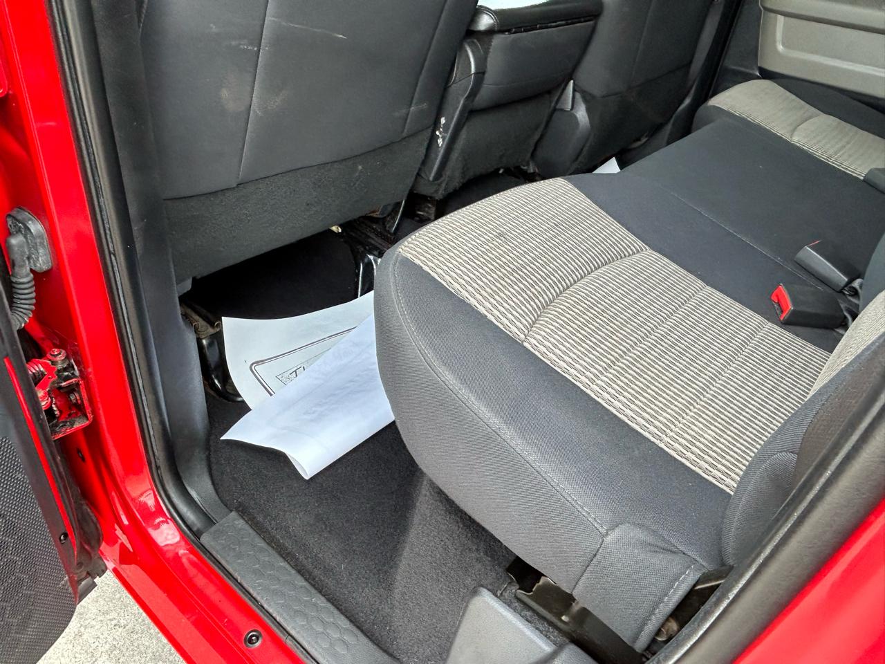 RAM 1500 SLT Quad Cab 4WD 2012