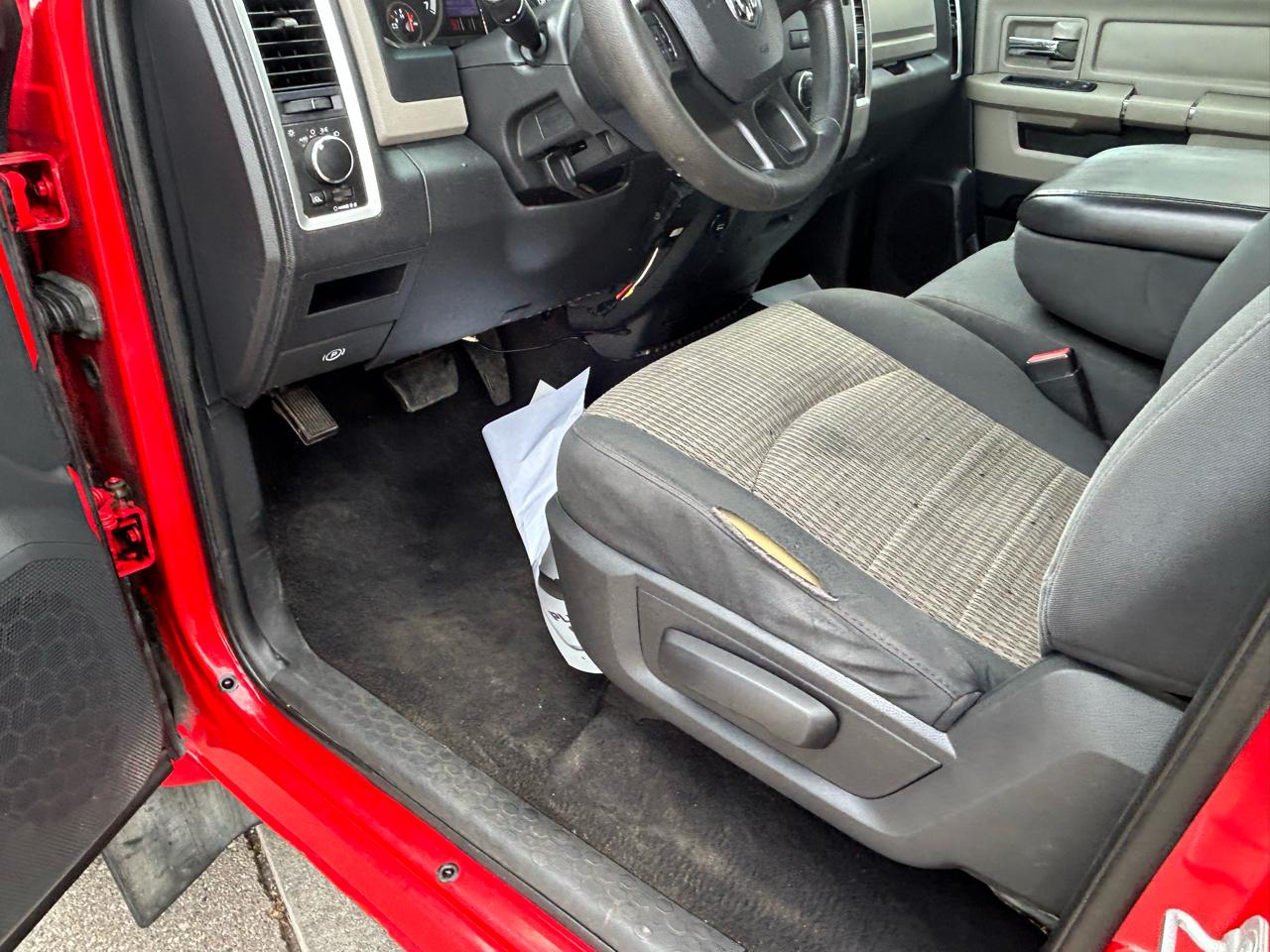 RAM 1500 SLT Quad Cab 4WD 2012