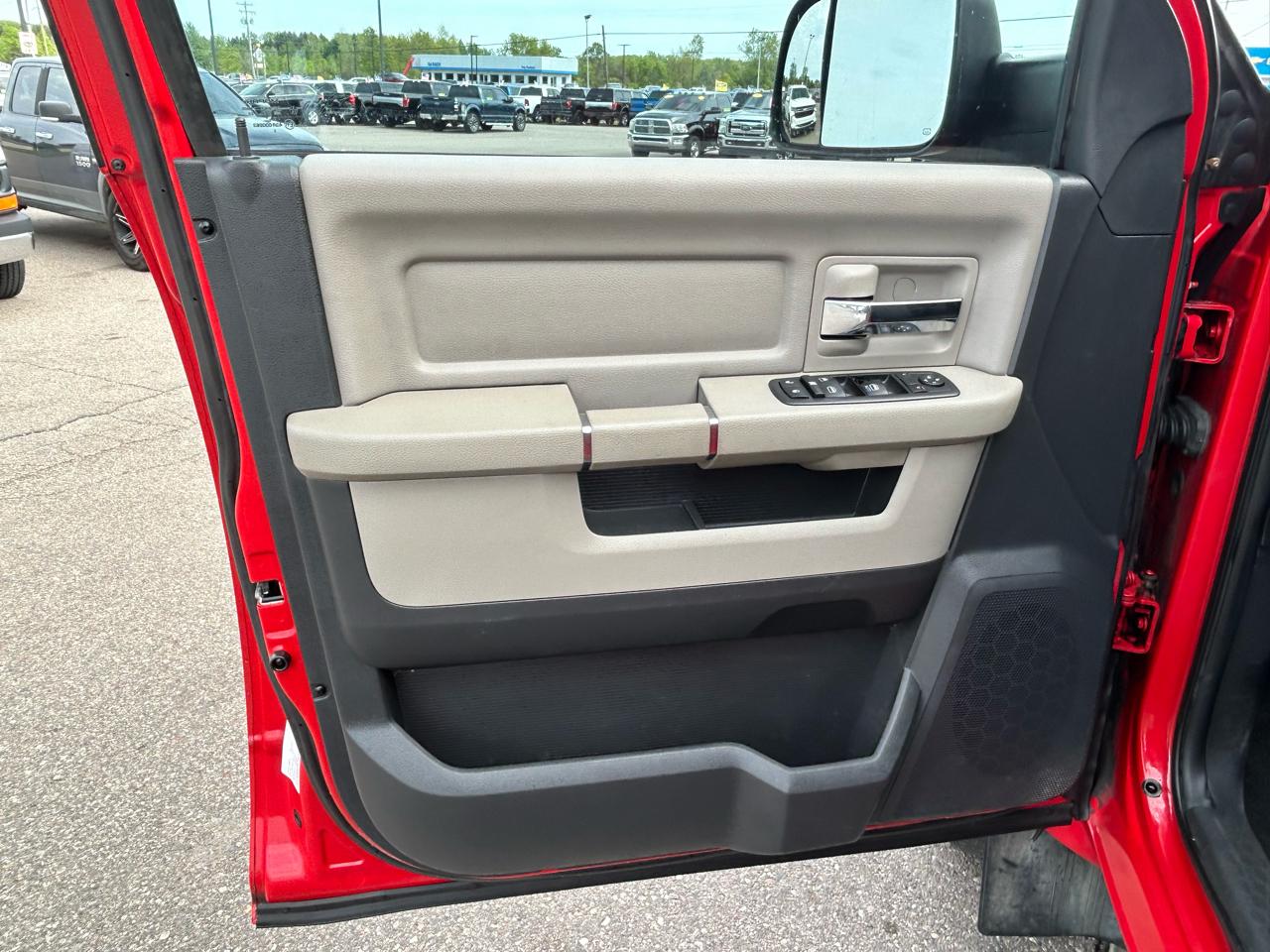 RAM 1500 SLT Quad Cab 4WD 2012