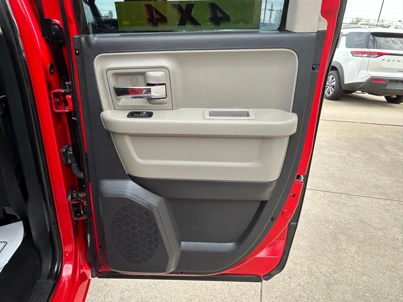 RAM 1500 SLT Quad Cab 4WD 2012
