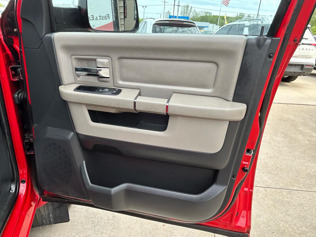 RAM 1500 SLT Quad Cab 4WD 2012