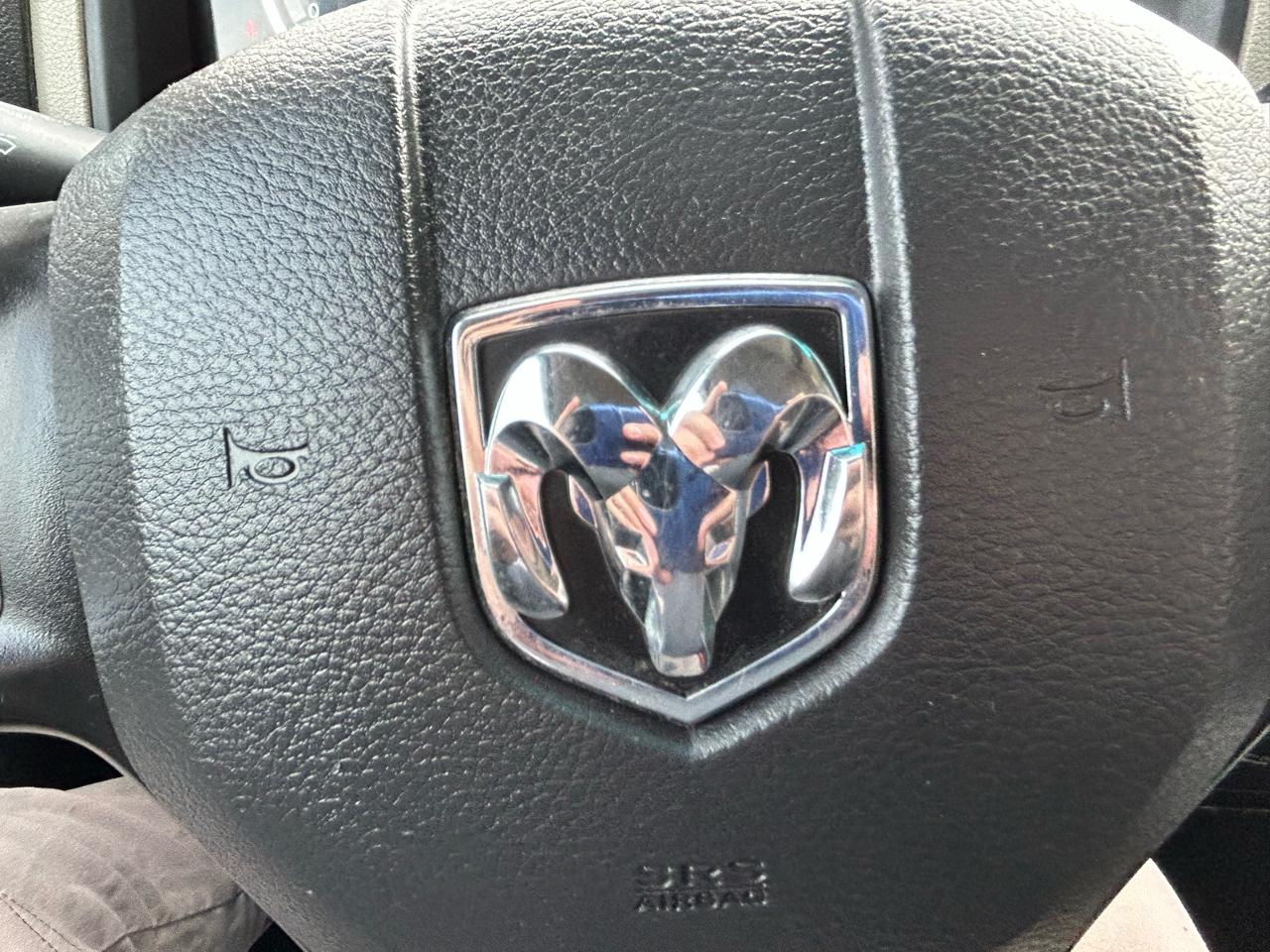 RAM 1500 SLT Quad Cab 4WD 2012