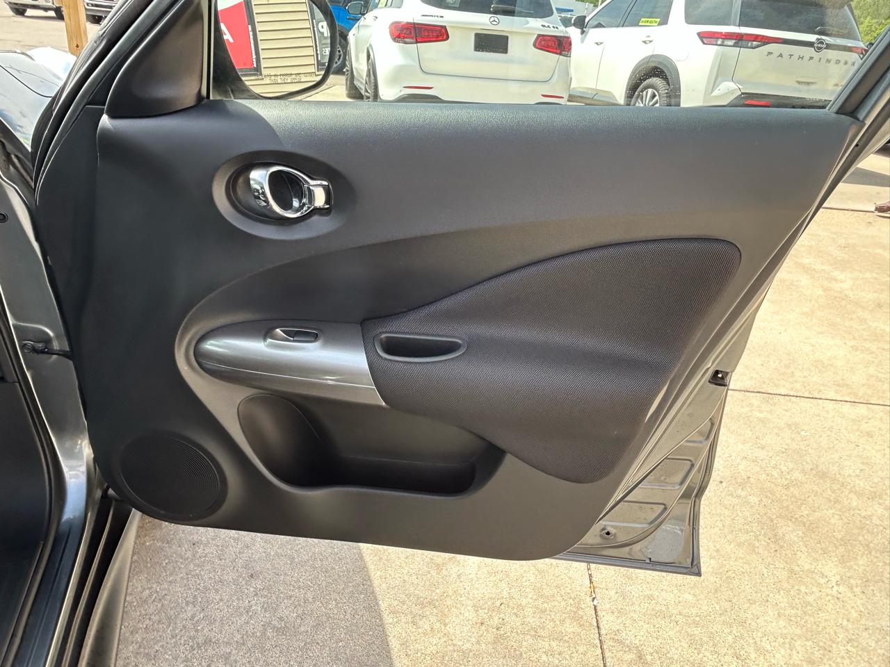 Nissan Juke S AWD 2012