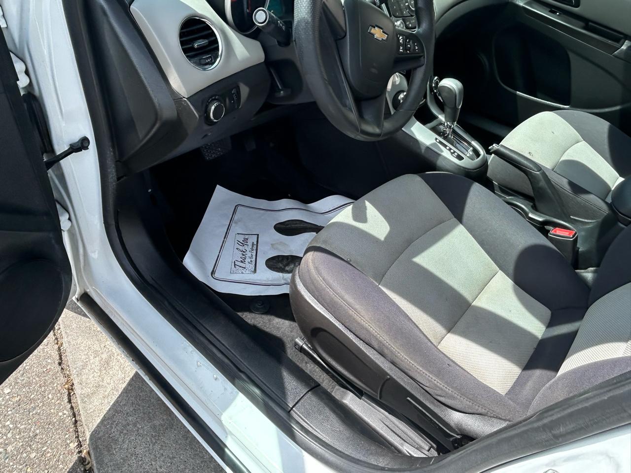 Chevrolet Cruze LS Auto 2013
