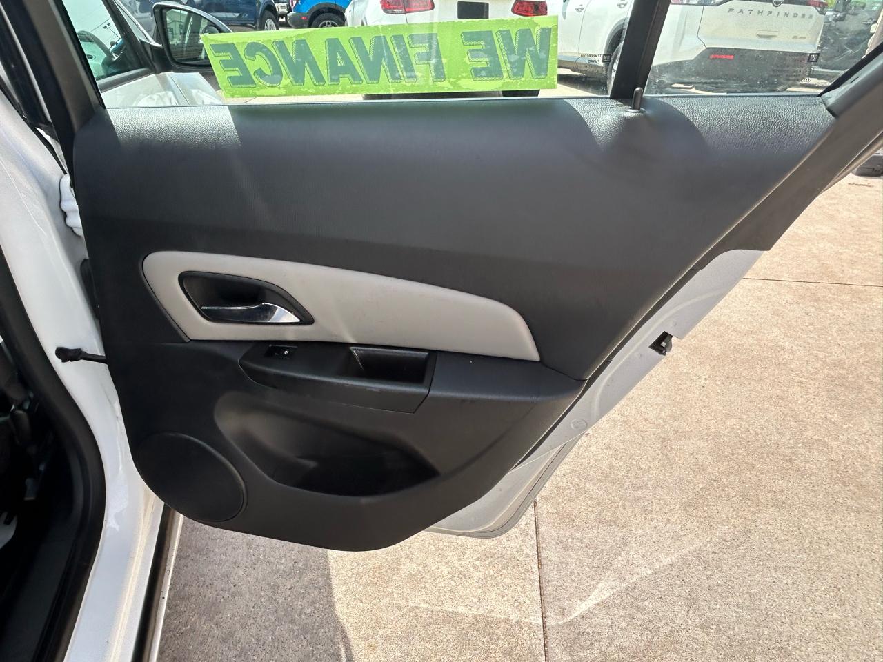 Chevrolet Cruze LS Auto 2013