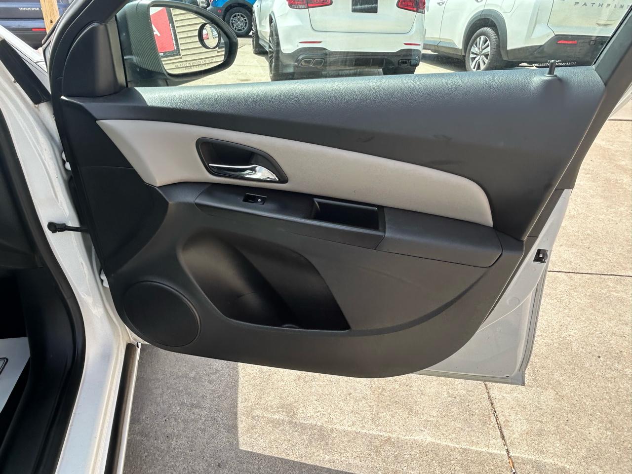 Chevrolet Cruze LS Auto 2013