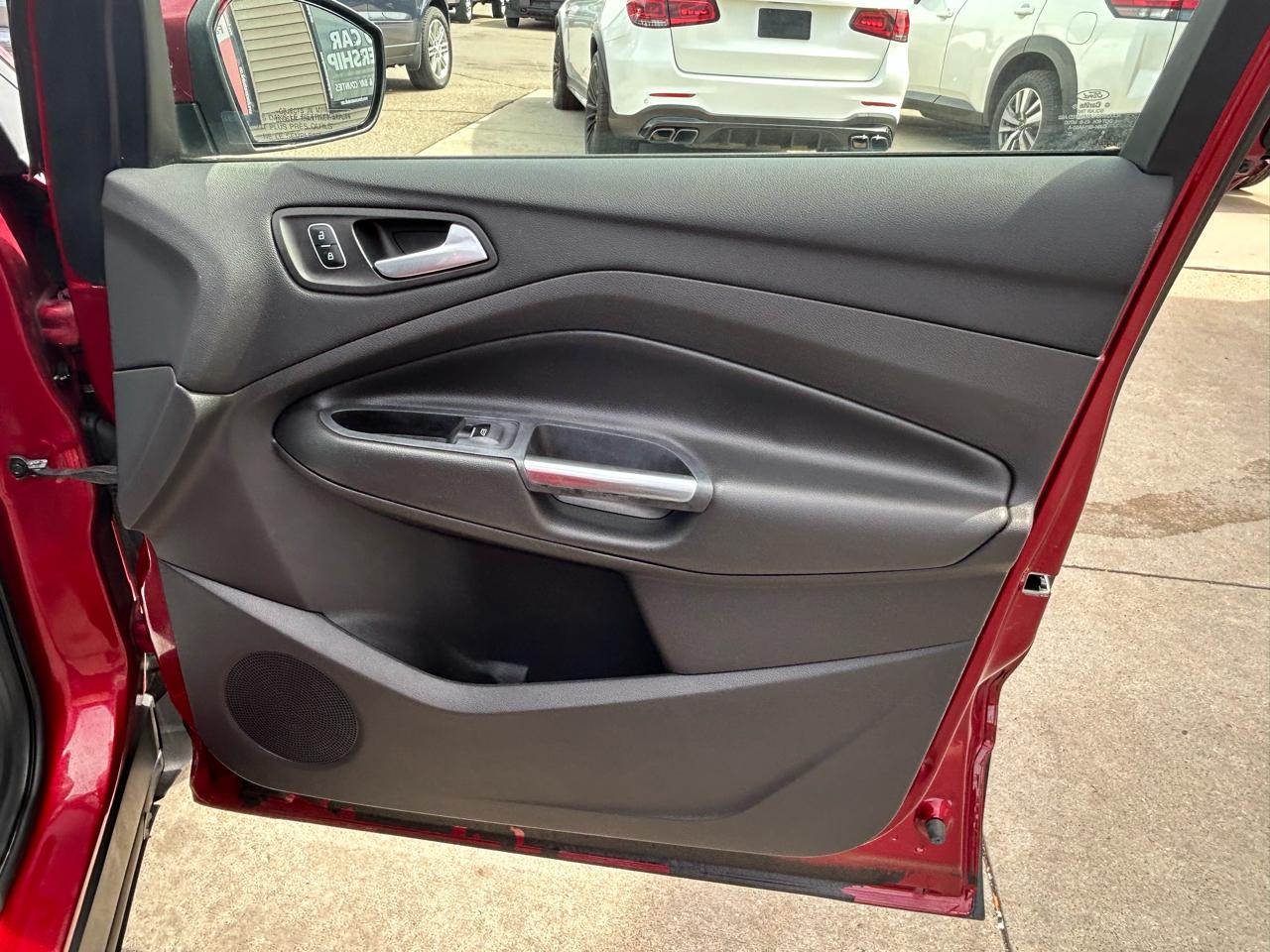 Ford Escape Titanium 4WD 2017