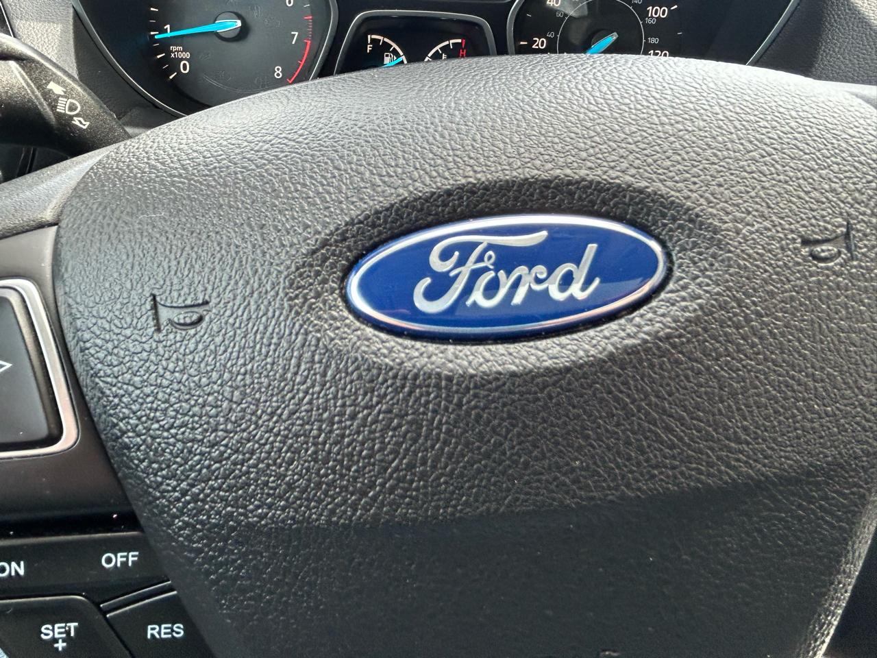 Ford Escape Titanium 4WD 2017