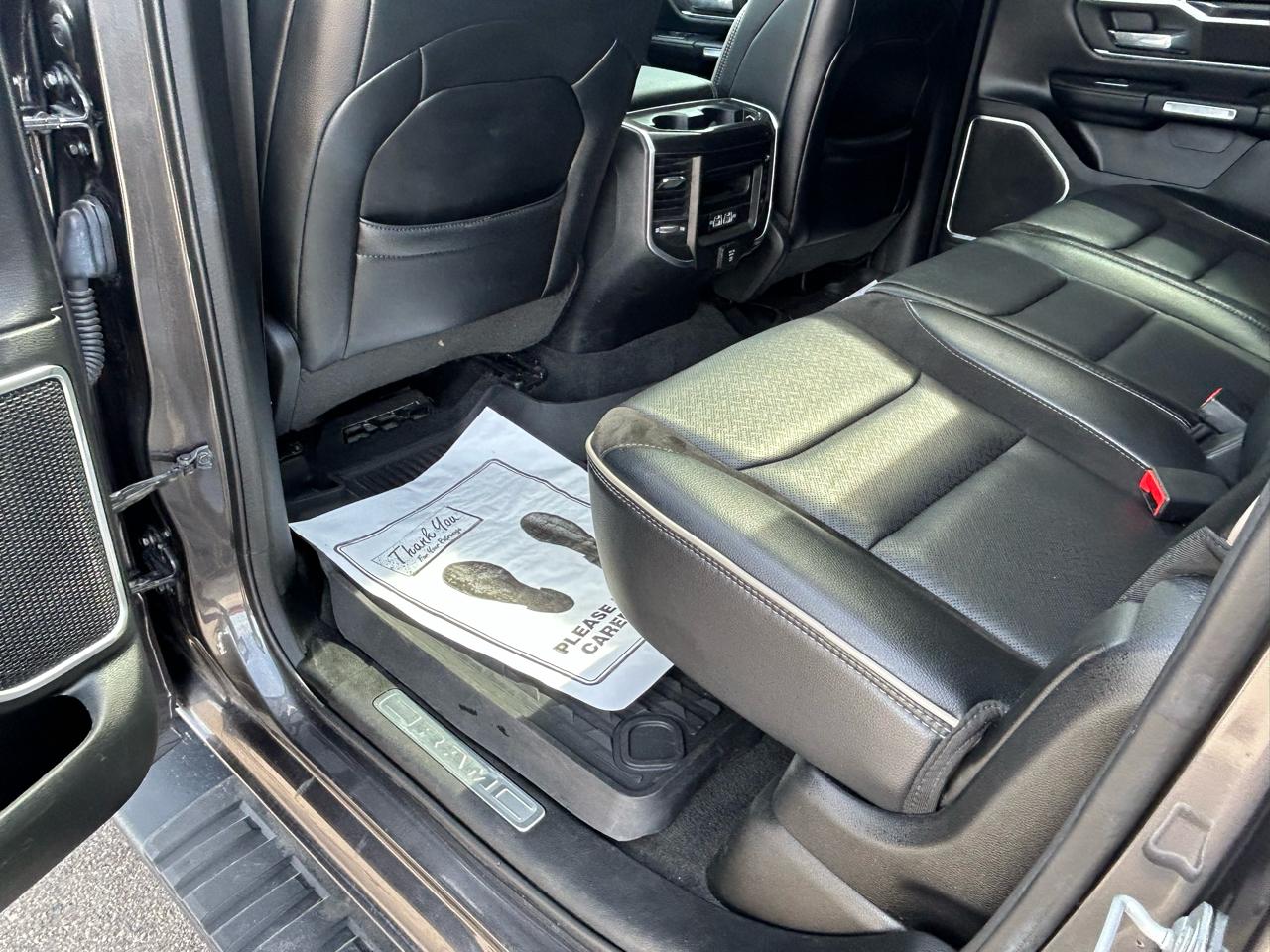 RAM 1500 Laramie Crew Cab SWB 4WD 2021