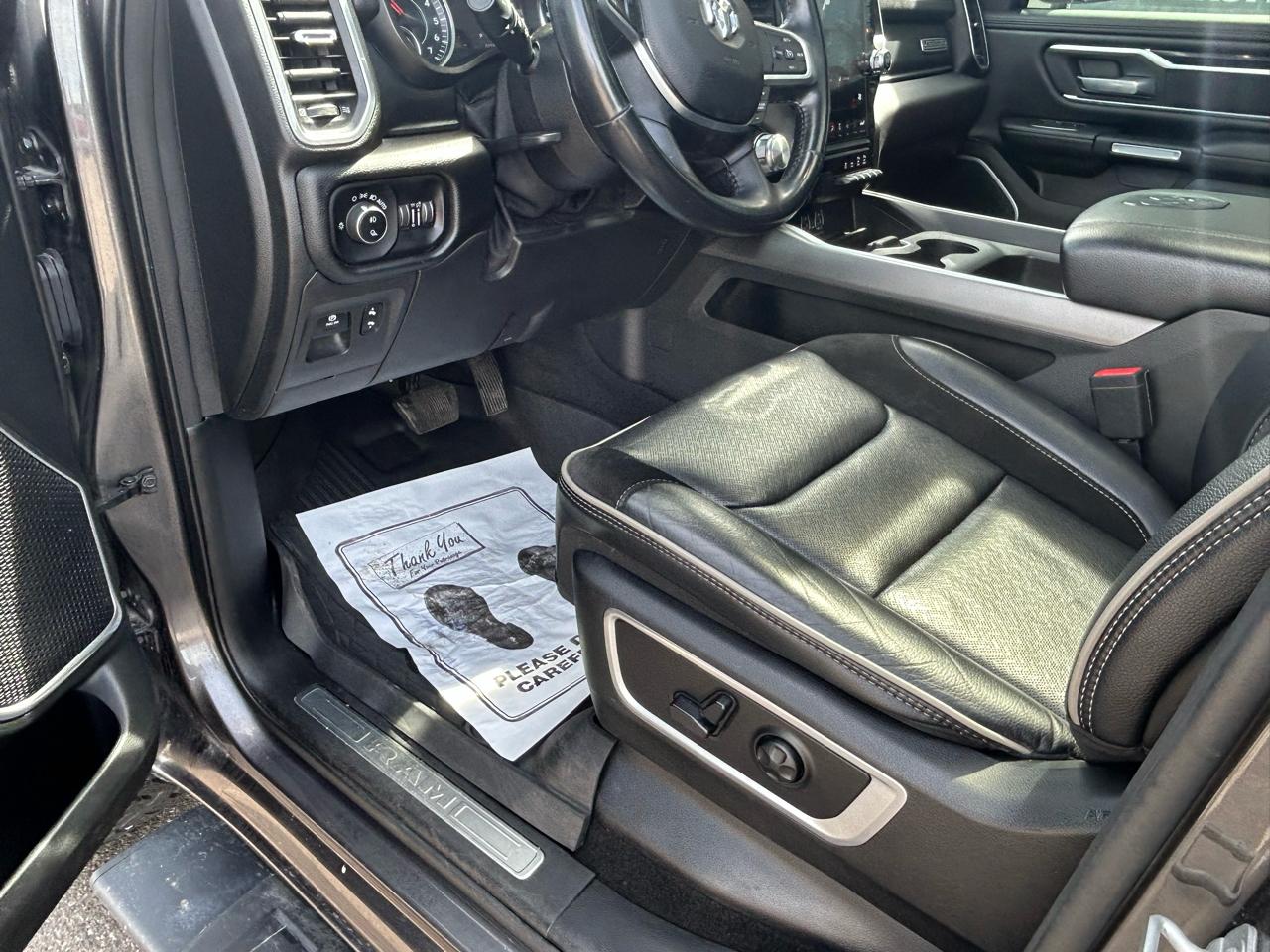 RAM 1500 Laramie Crew Cab SWB 4WD 2021