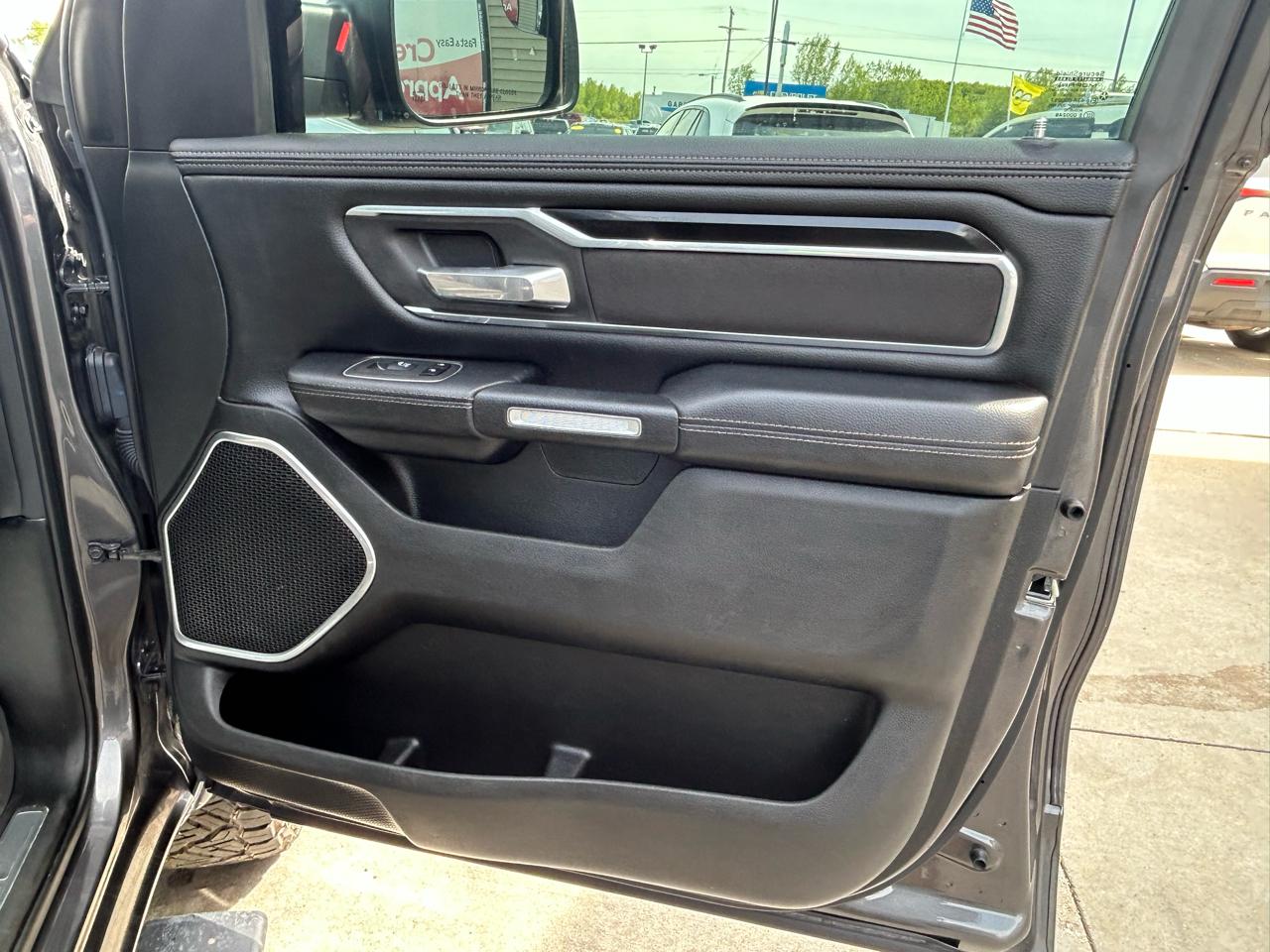 RAM 1500 Laramie Crew Cab SWB 4WD 2021