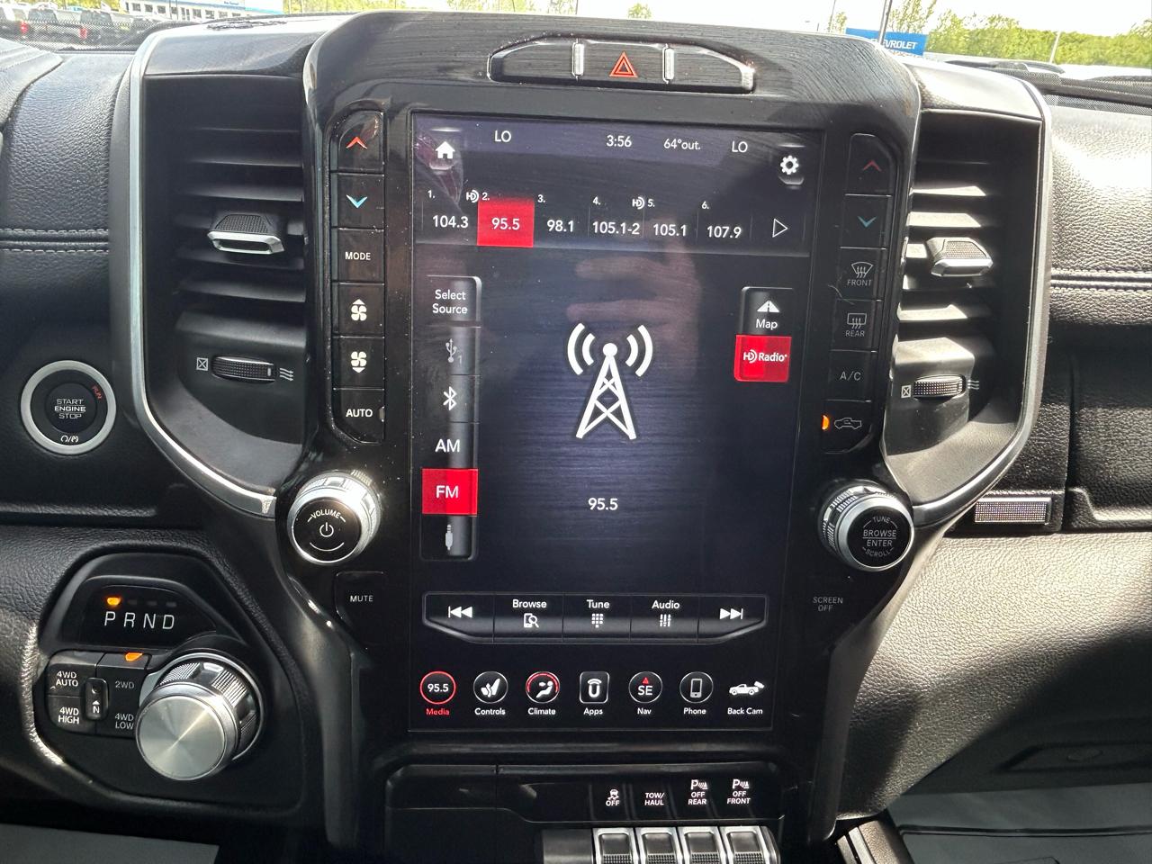 RAM 1500 Laramie Crew Cab SWB 4WD 2021