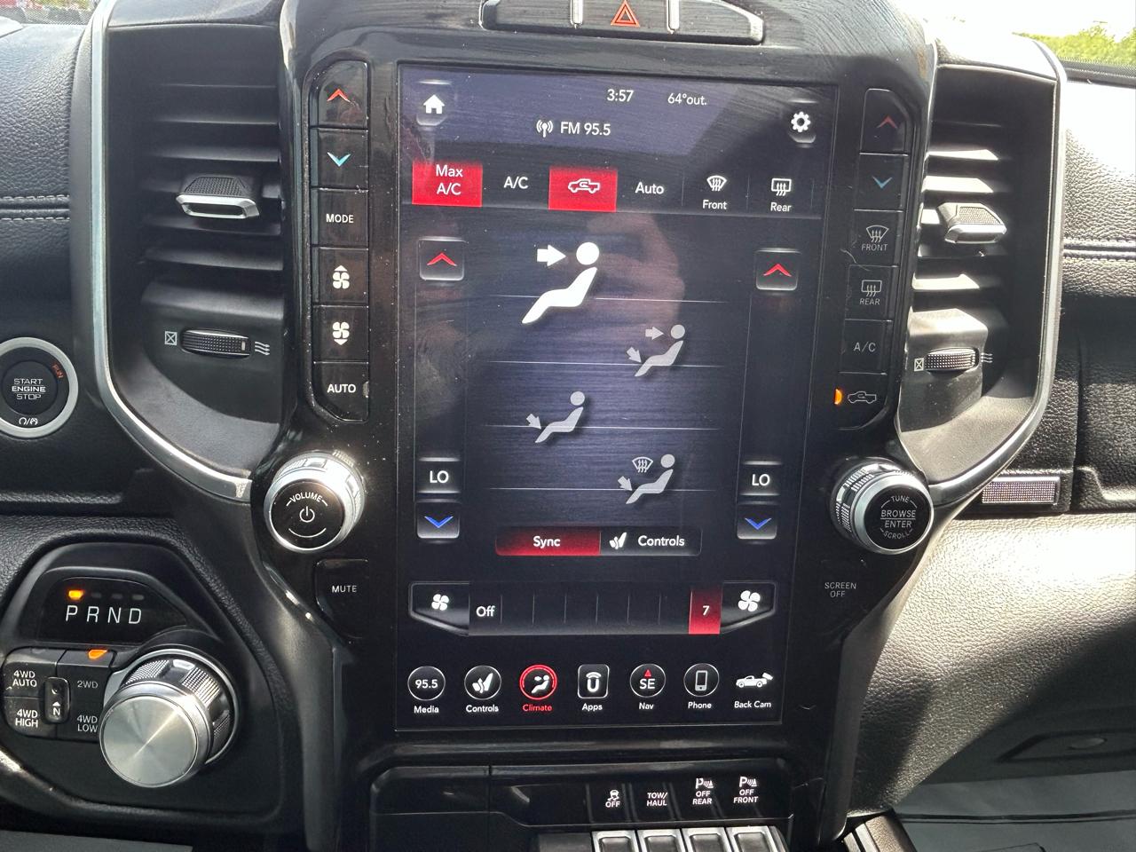 RAM 1500 Laramie Crew Cab SWB 4WD 2021