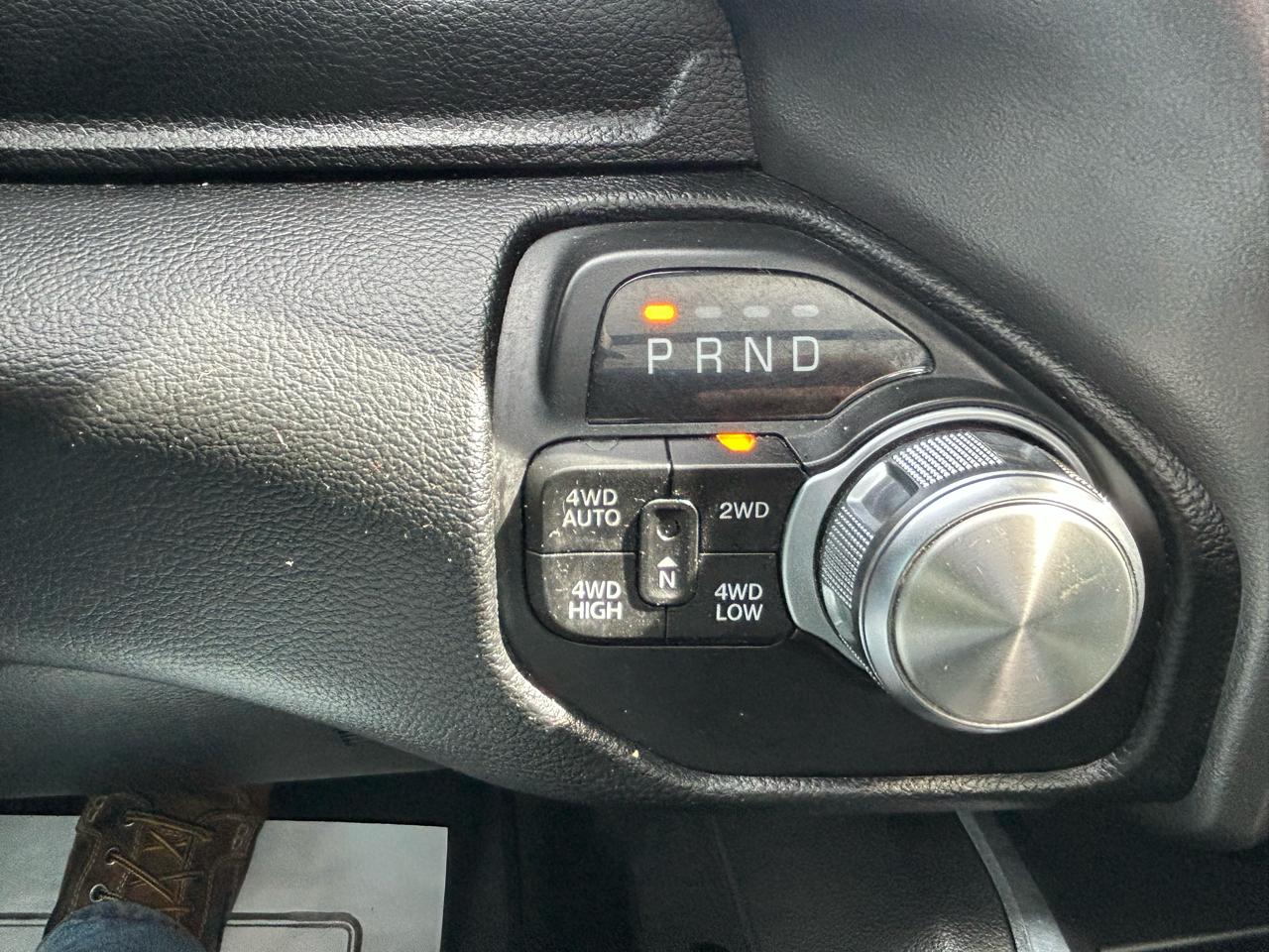 RAM 1500 Laramie Crew Cab SWB 4WD 2021