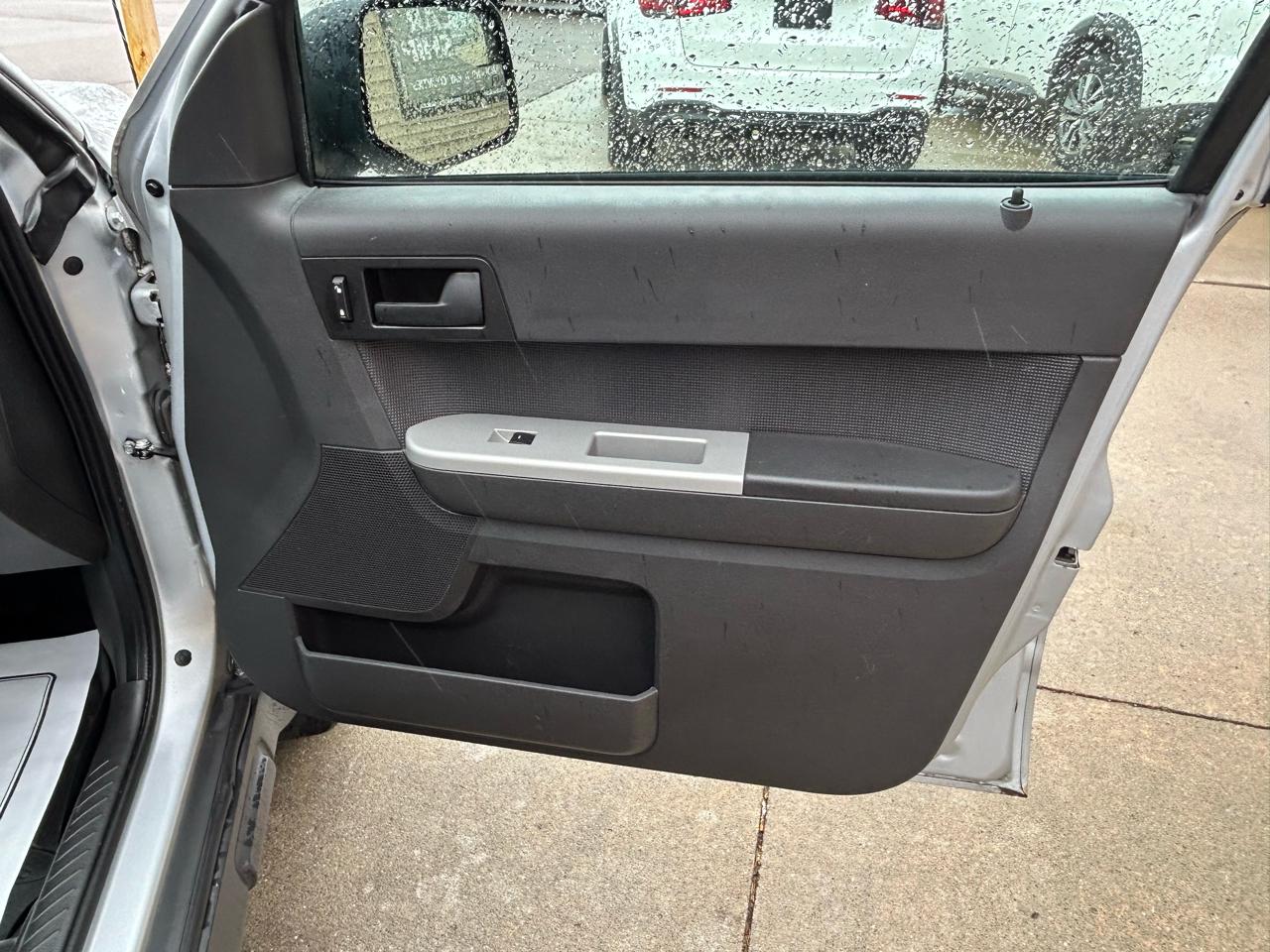 Ford Escape 4WD 4dr XLT 2012