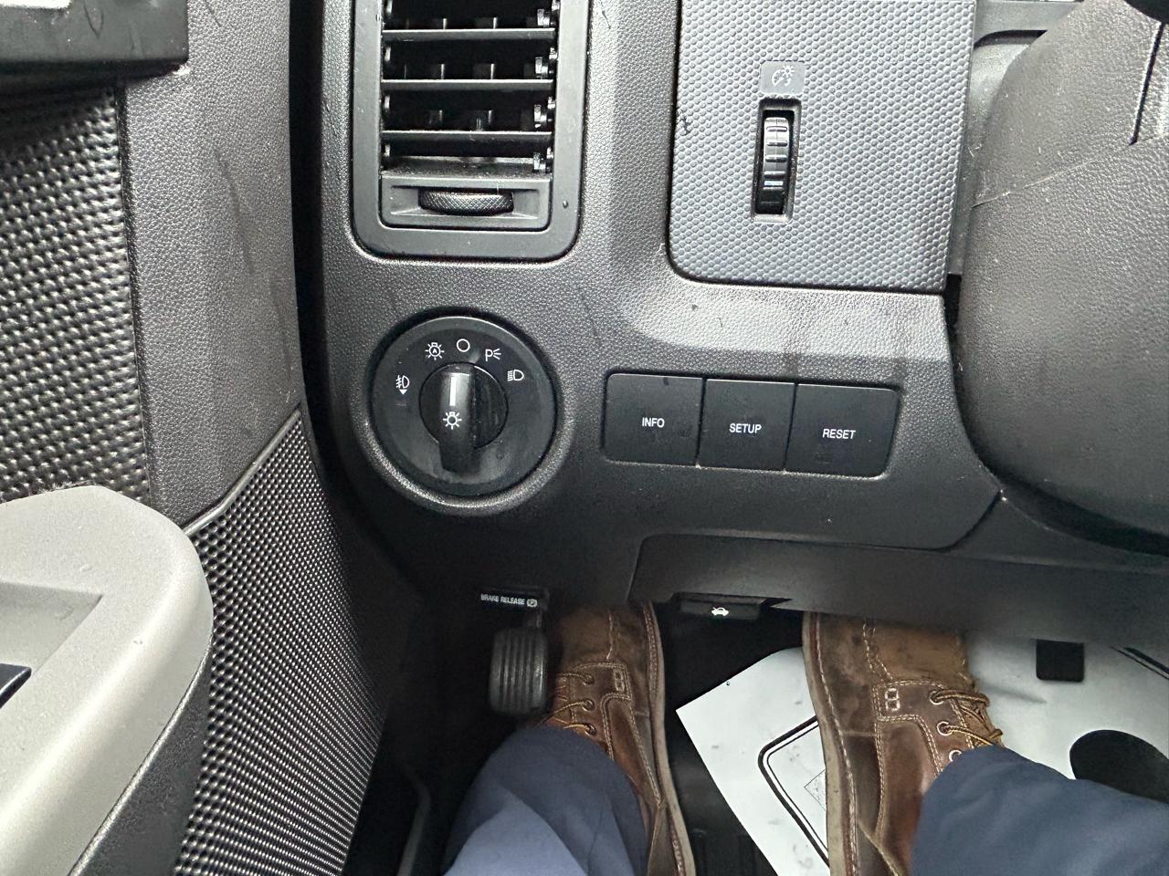 Ford Escape 4WD 4dr XLT 2012