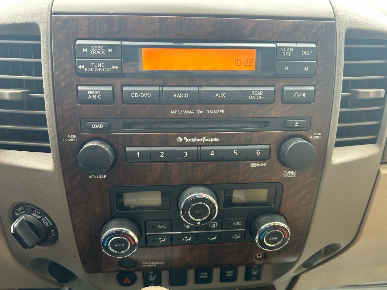 Nissan Titan PRO-4X Crew Cab 4WD SWB 2010