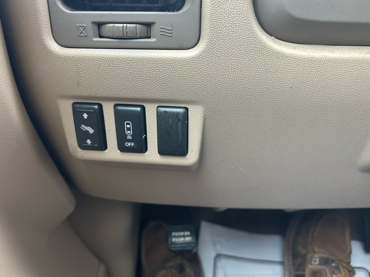 Nissan Titan PRO-4X Crew Cab 4WD SWB 2010
