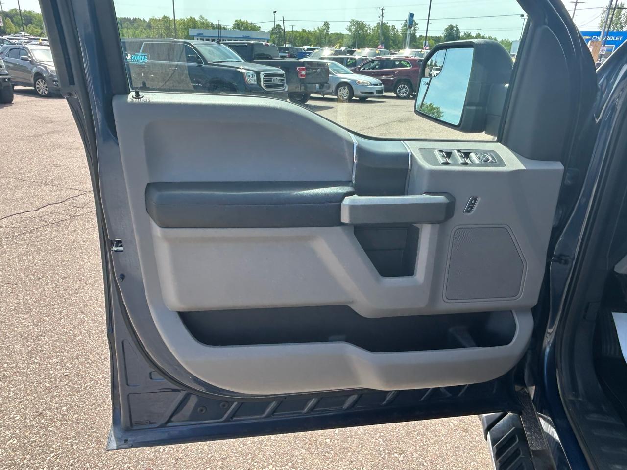Ford F-150 Lariat SuperCrew 5.5-ft. Bed 4WD 2016