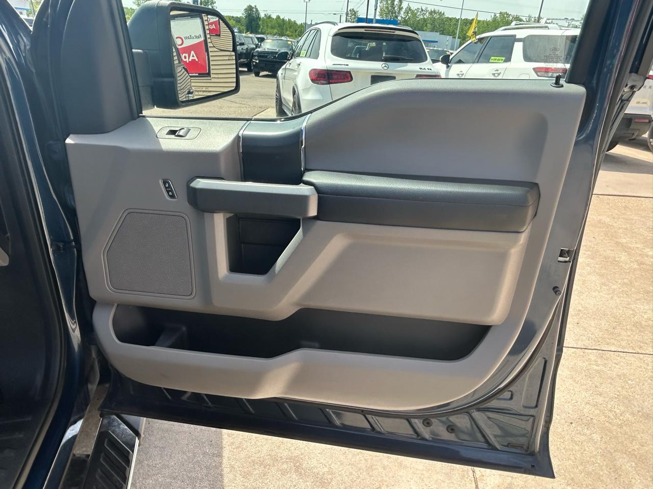 Ford F-150 Lariat SuperCrew 5.5-ft. Bed 4WD 2016