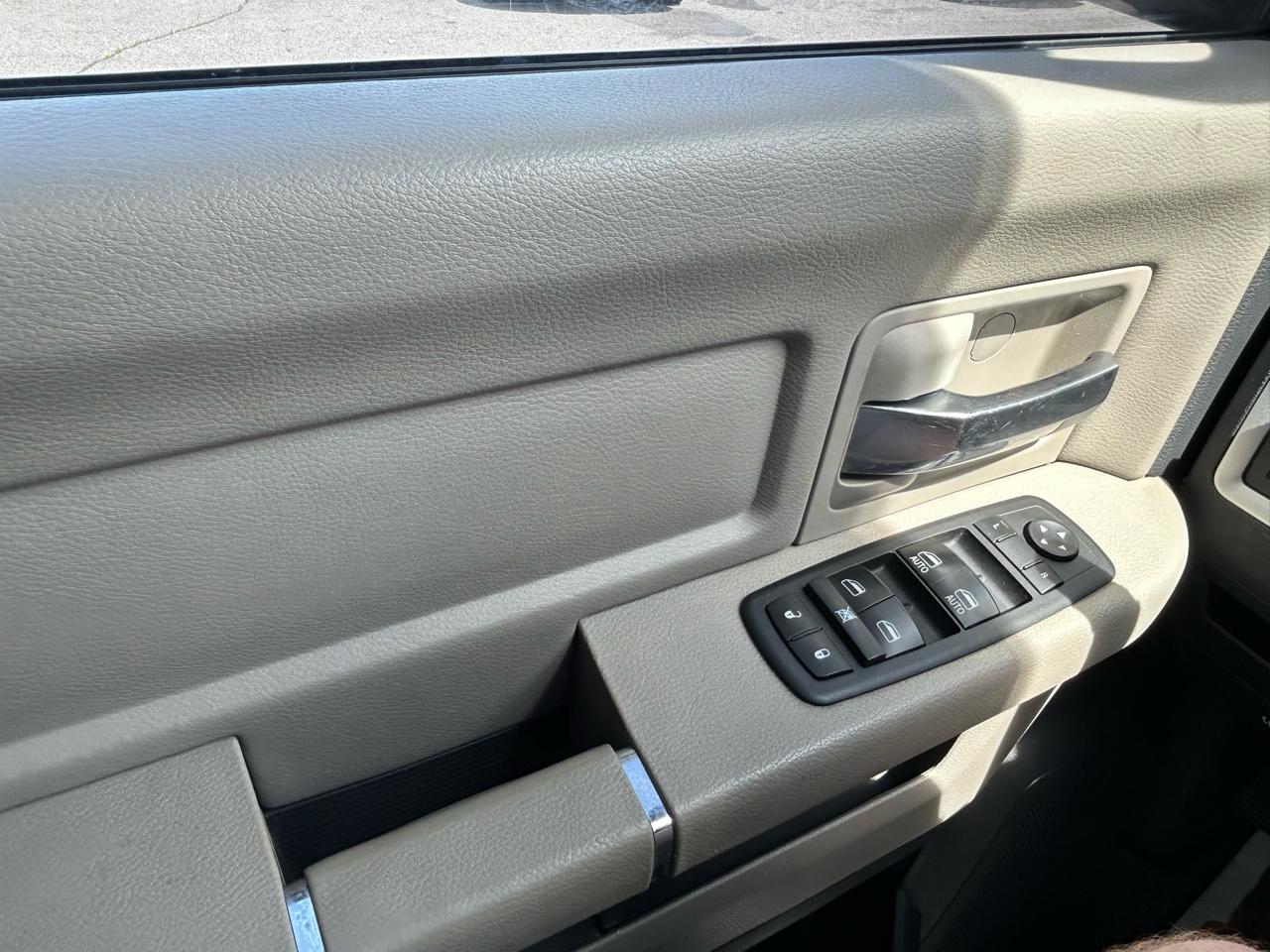 Dodge Ram 1500 SLT Crew Cab 4WD 2009