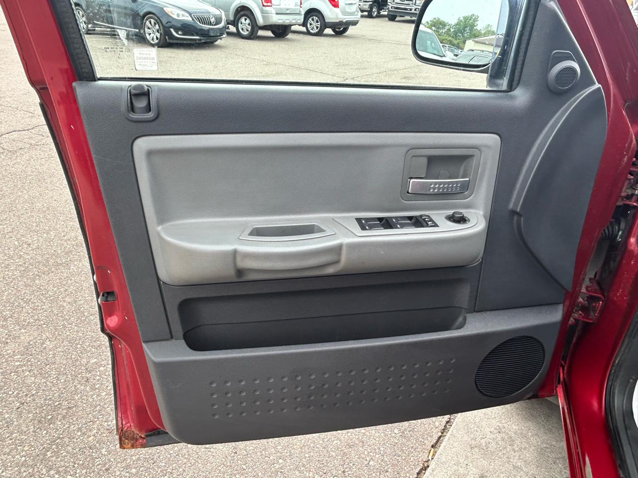 Dodge Dakota Laramie Crew Cab 4WD 2008