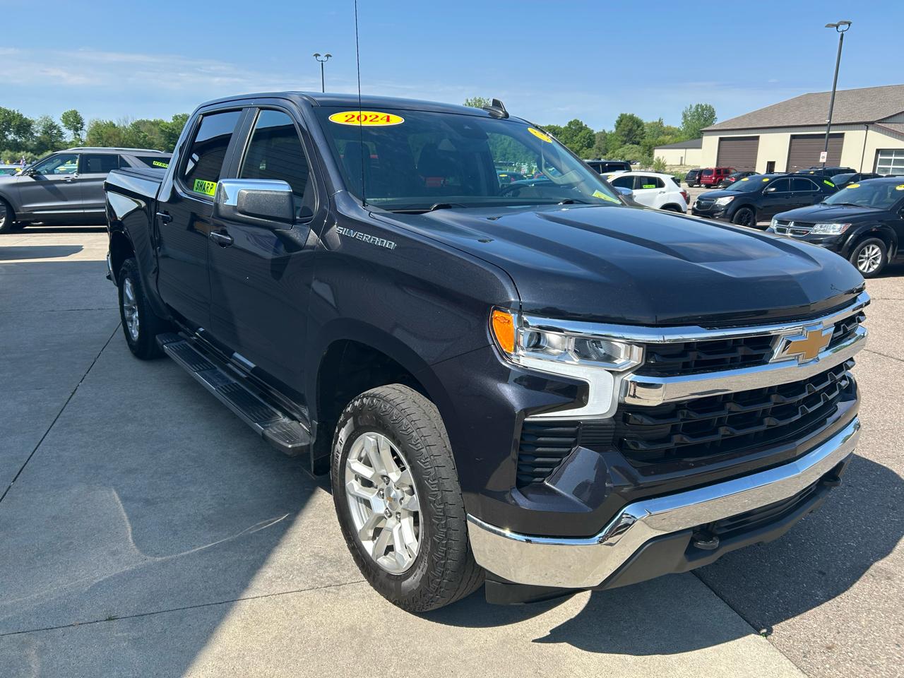 Chevrolet Silverado 1500 LT Crew Cab 4WD 2024