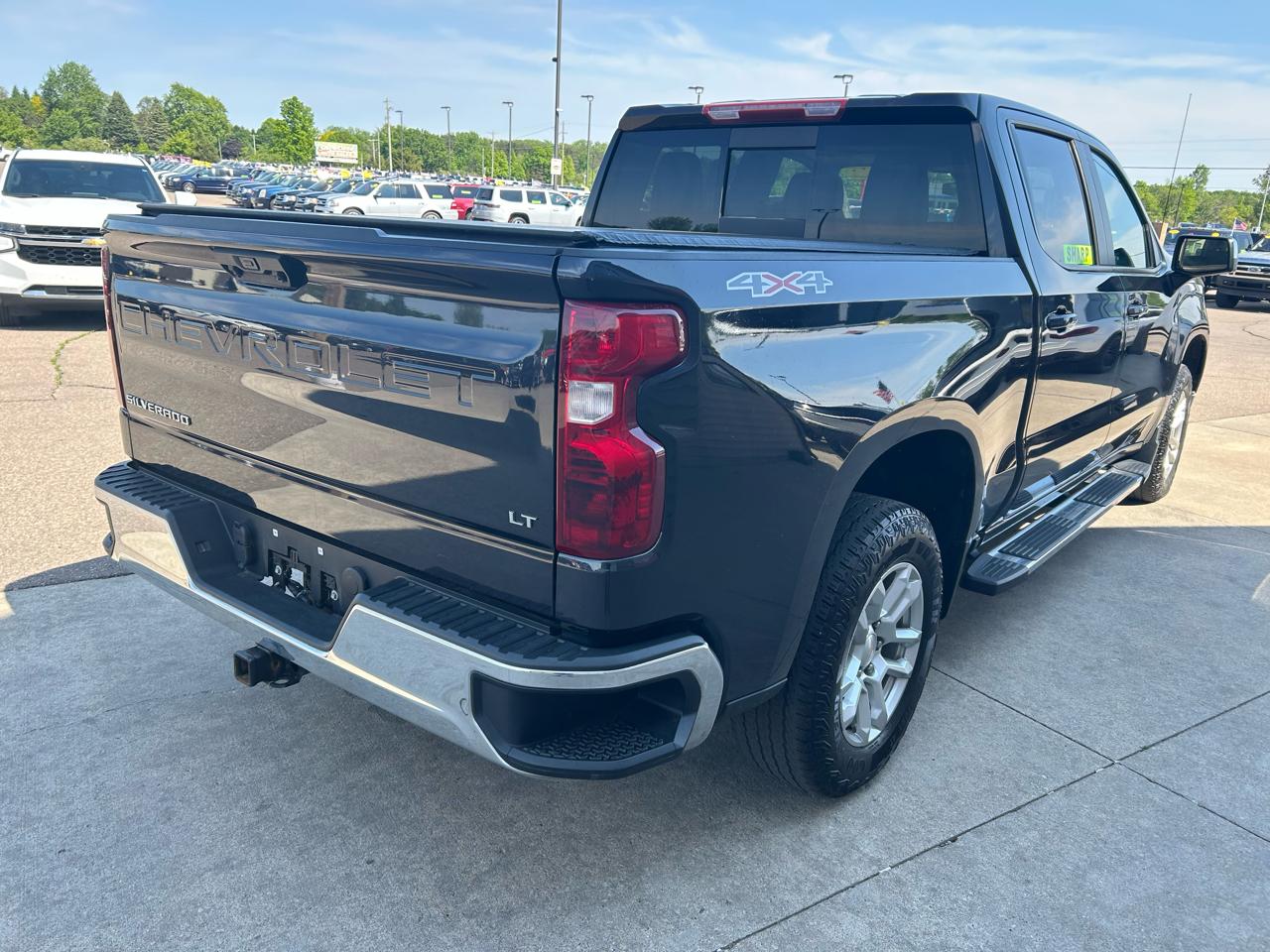 Chevrolet Silverado 1500 LT Crew Cab 4WD 2024