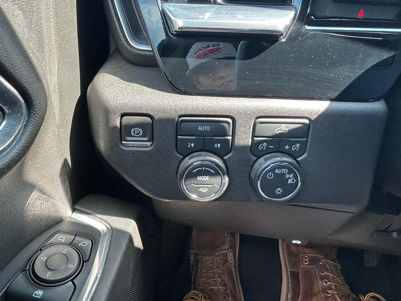 Chevrolet Silverado 1500 LT Crew Cab 4WD 2024