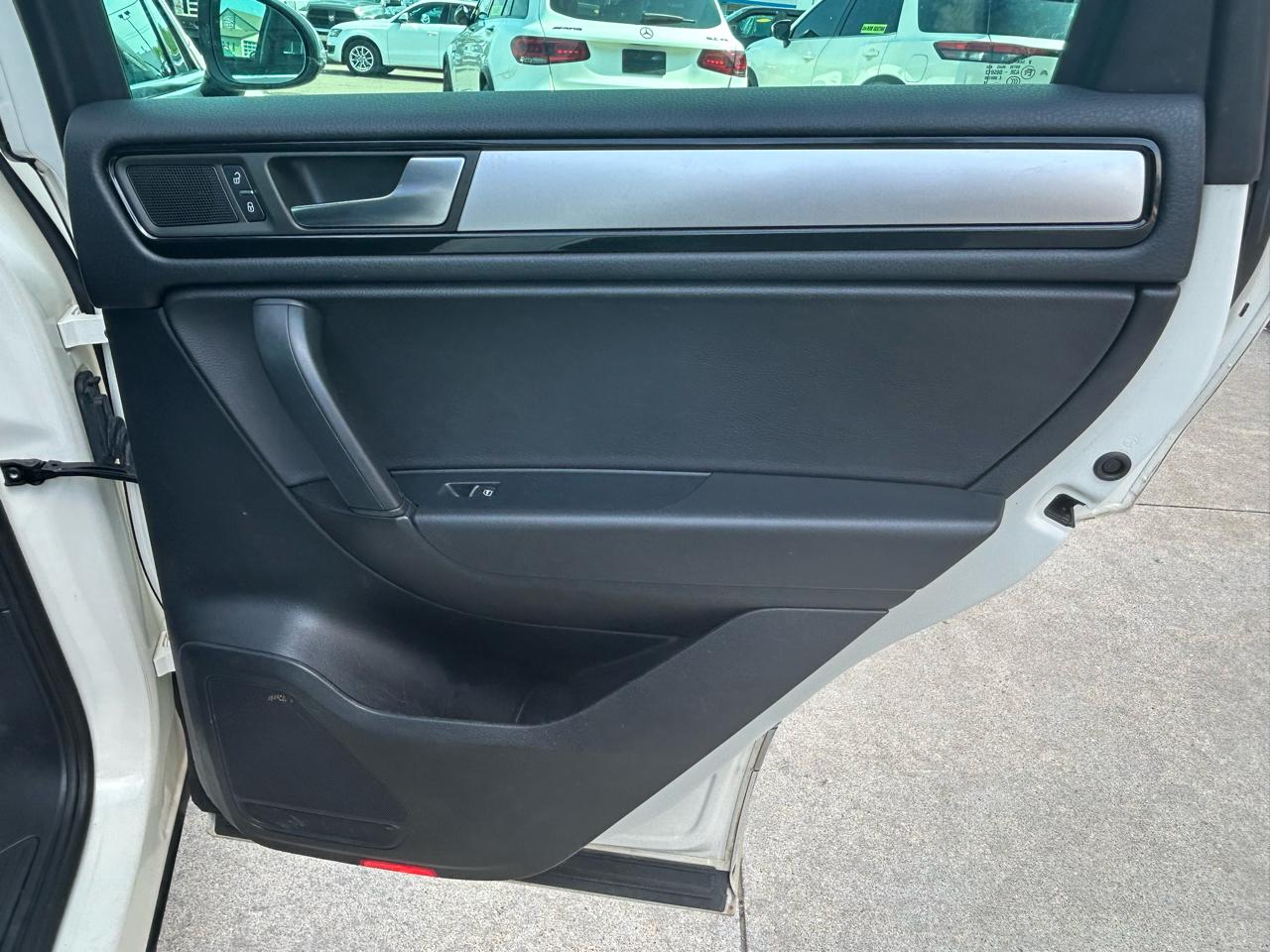 Volkswagen Touareg VR6 FSI 2011