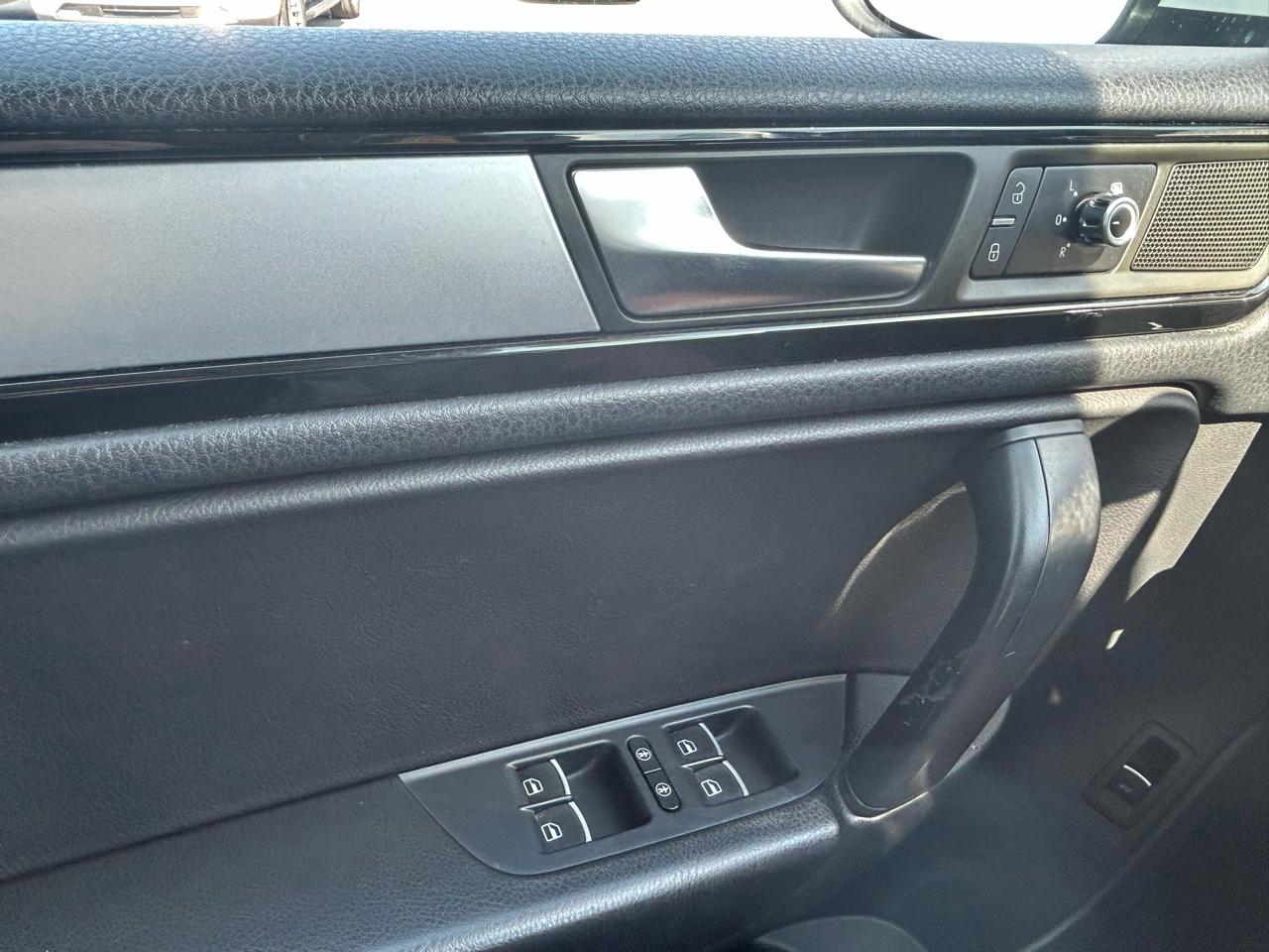 Volkswagen Touareg VR6 FSI 2011