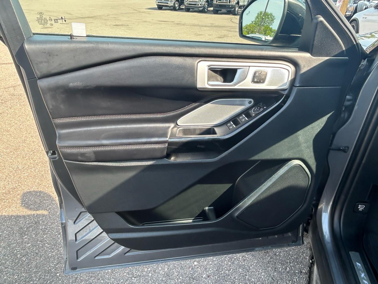 Ford Explorer Platinum Hybrid AWD 2021