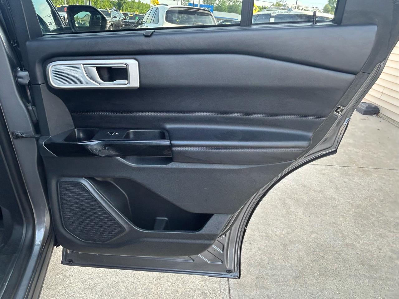 Ford Explorer Platinum Hybrid AWD 2021