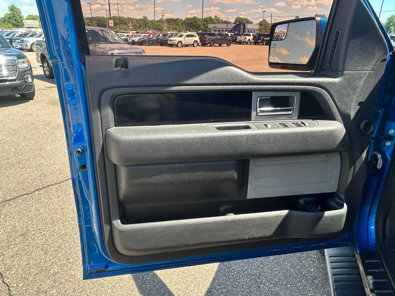 Ford F-150 4WD SuperCrew 145" XL 2012