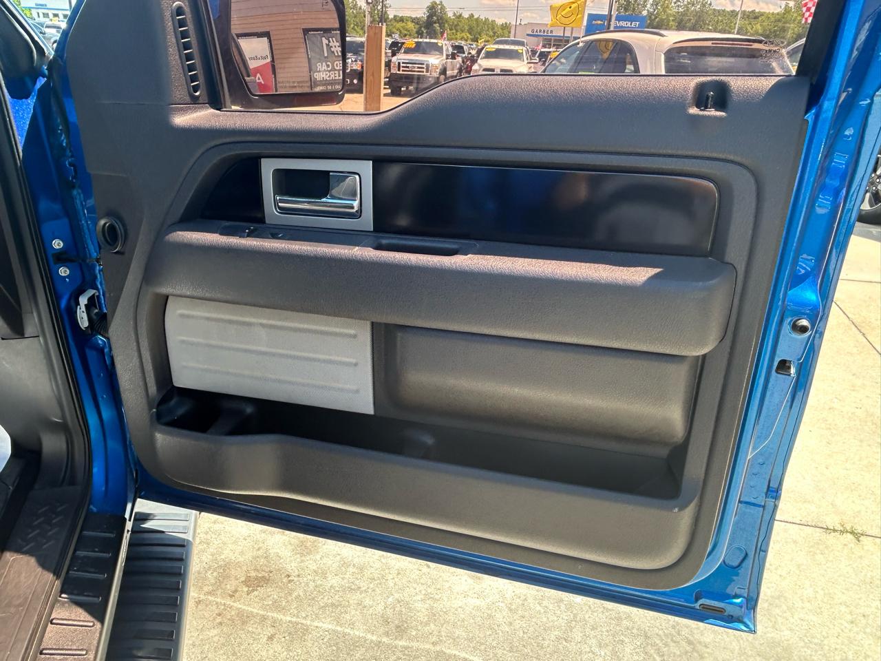 Ford F-150 4WD SuperCrew 145" XL 2012