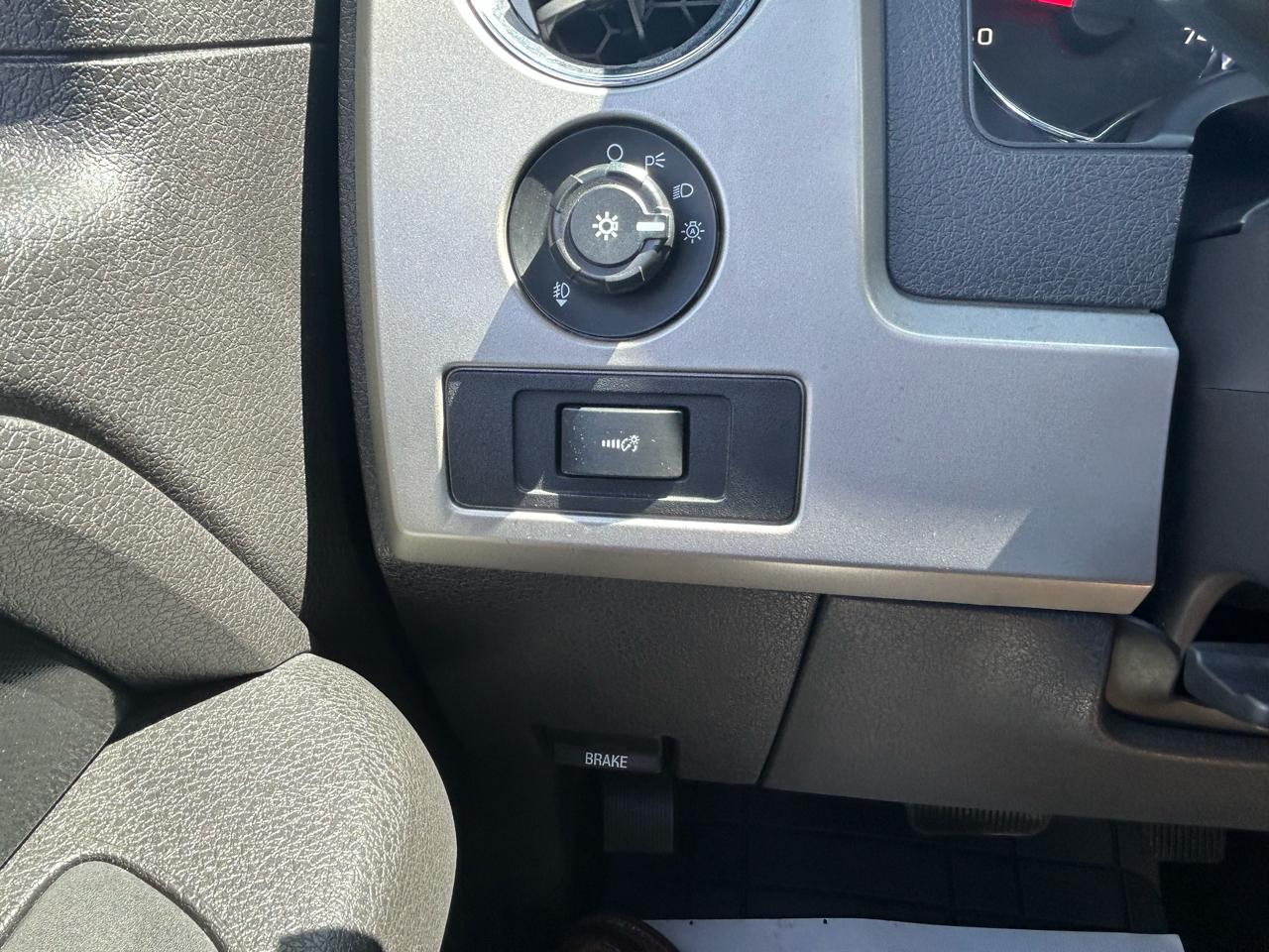 Ford F-150 4WD SuperCrew 145" XL 2012