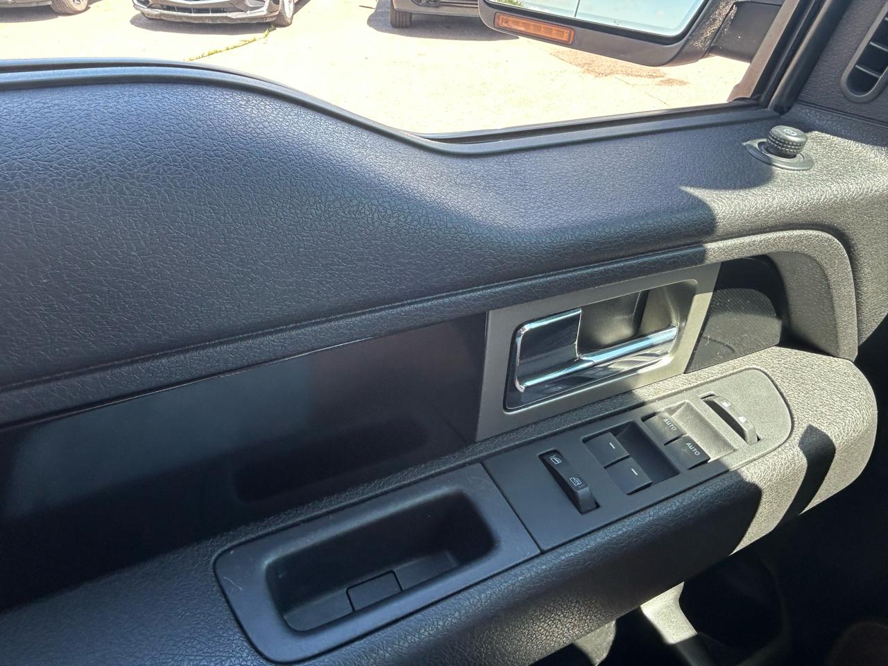 Ford F-150 4WD SuperCrew 145" XL 2012